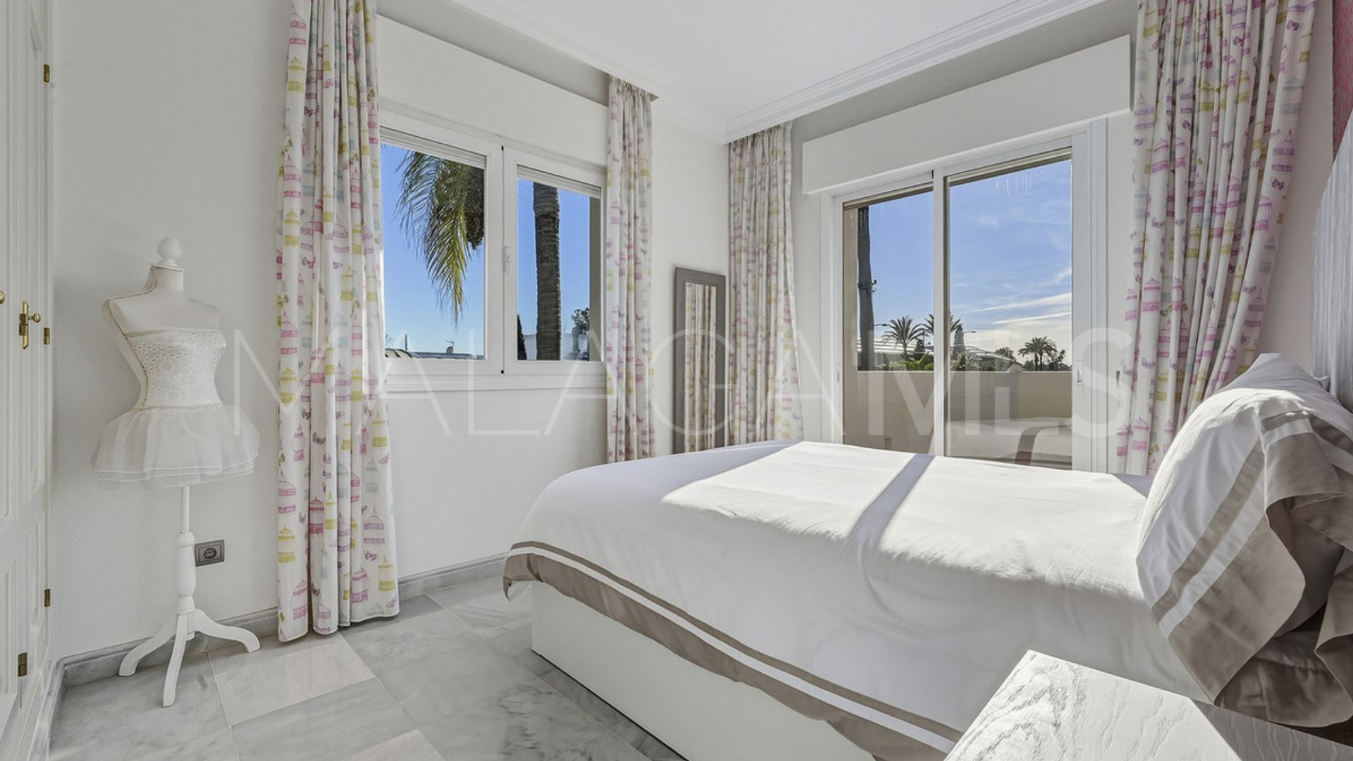 Villa for sale in Guadalmina Alta