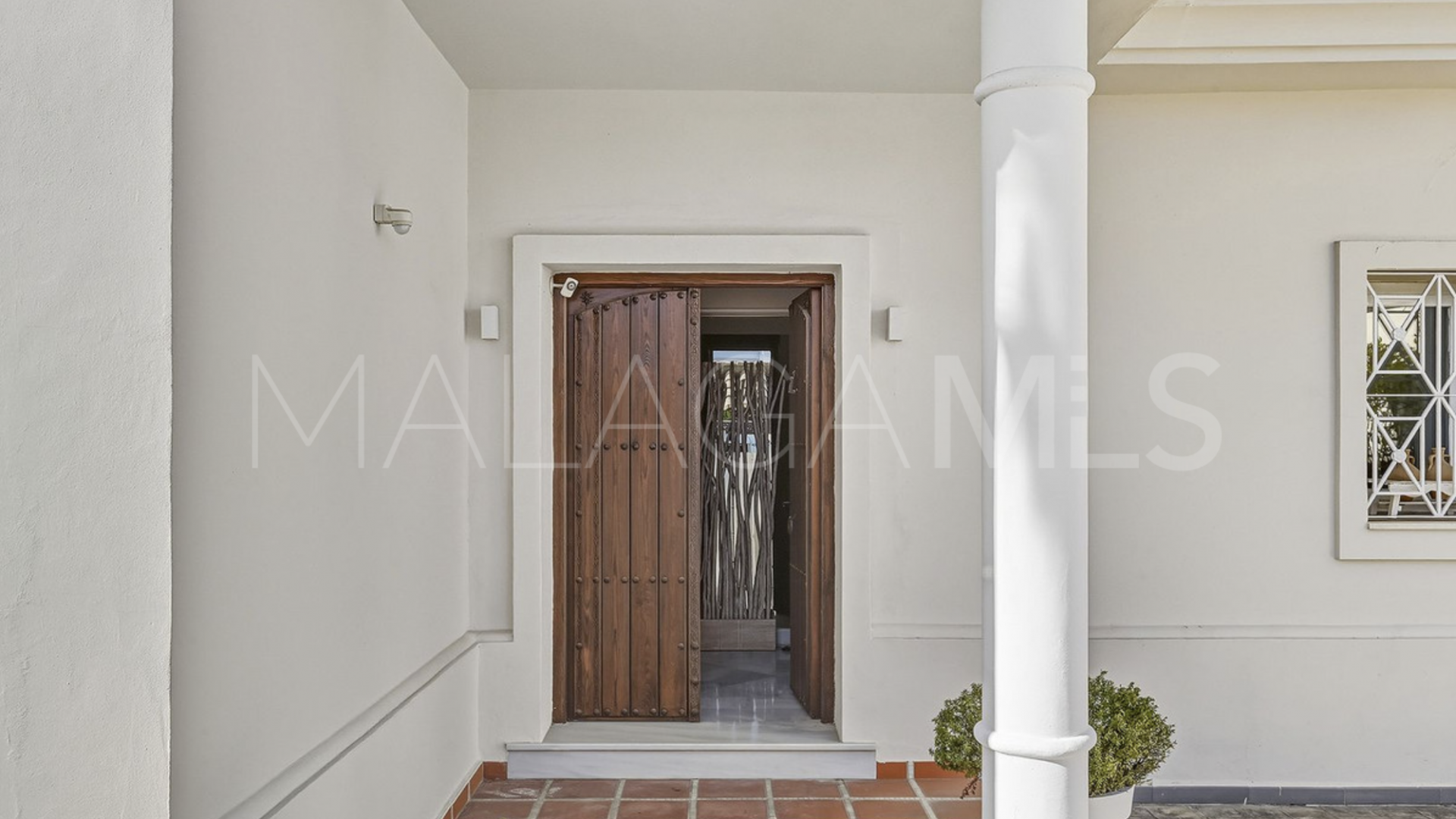 Villa for sale in Guadalmina Alta