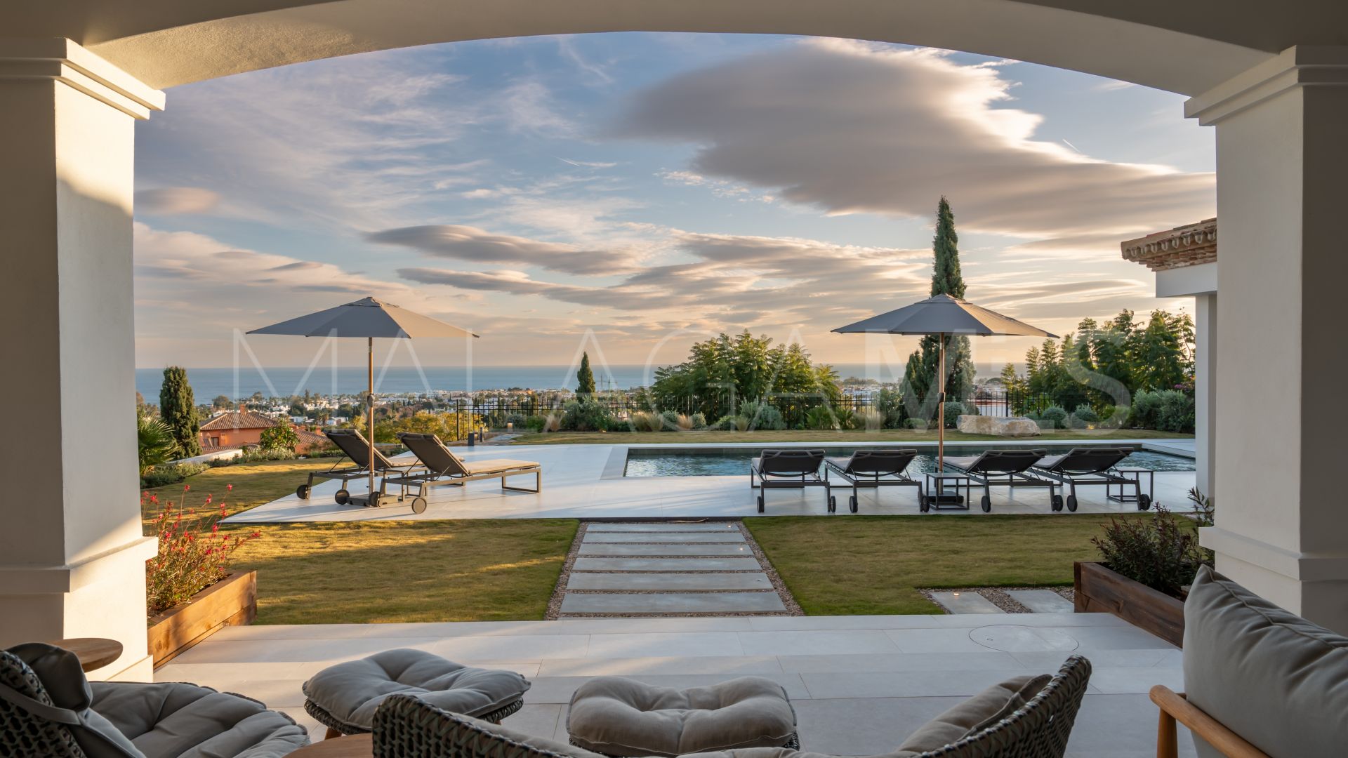 Los Flamingos, villa for sale