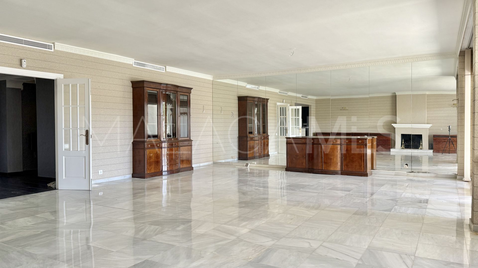 El Presidente apartment for sale
