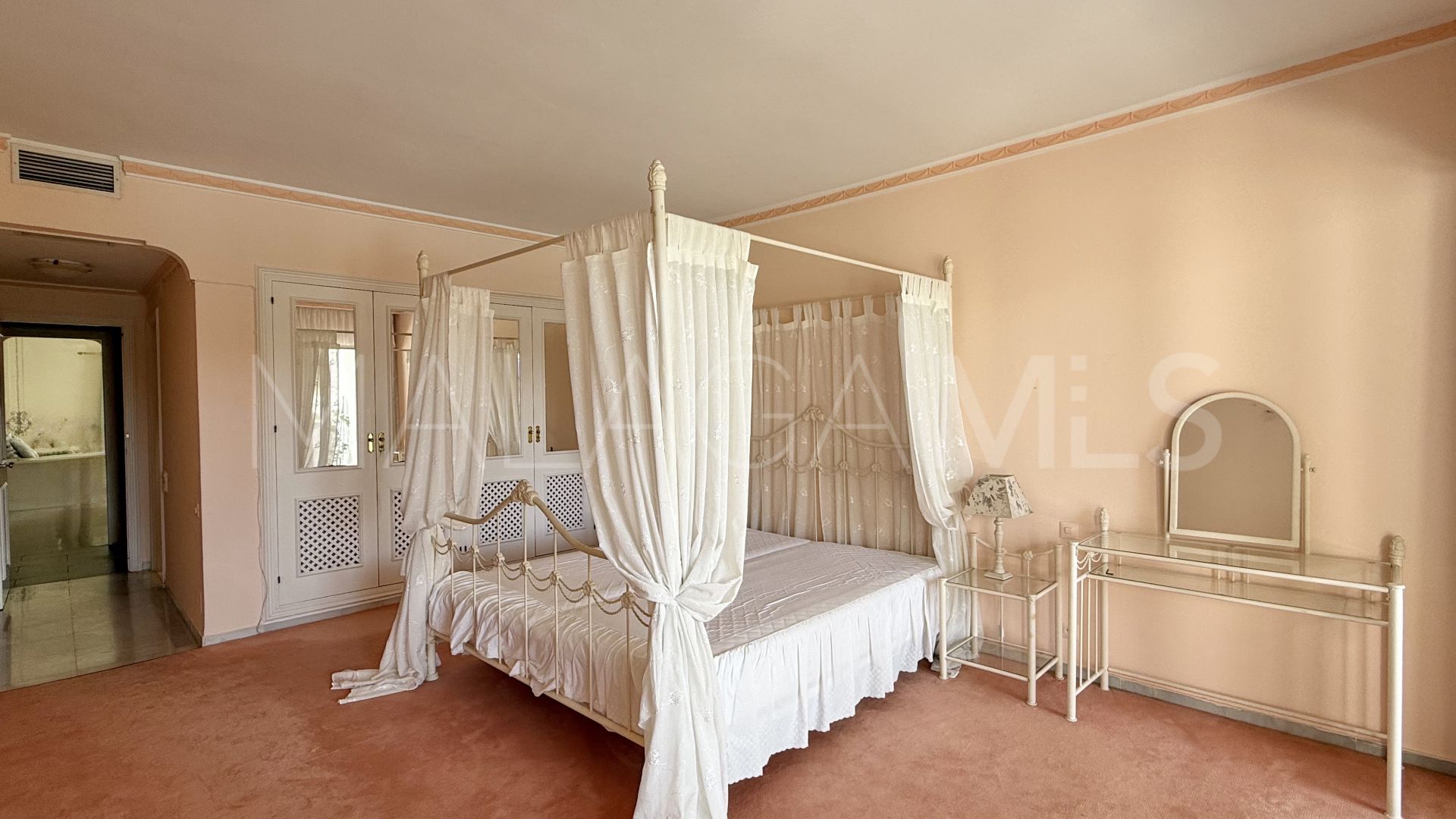 El Presidente apartment for sale
