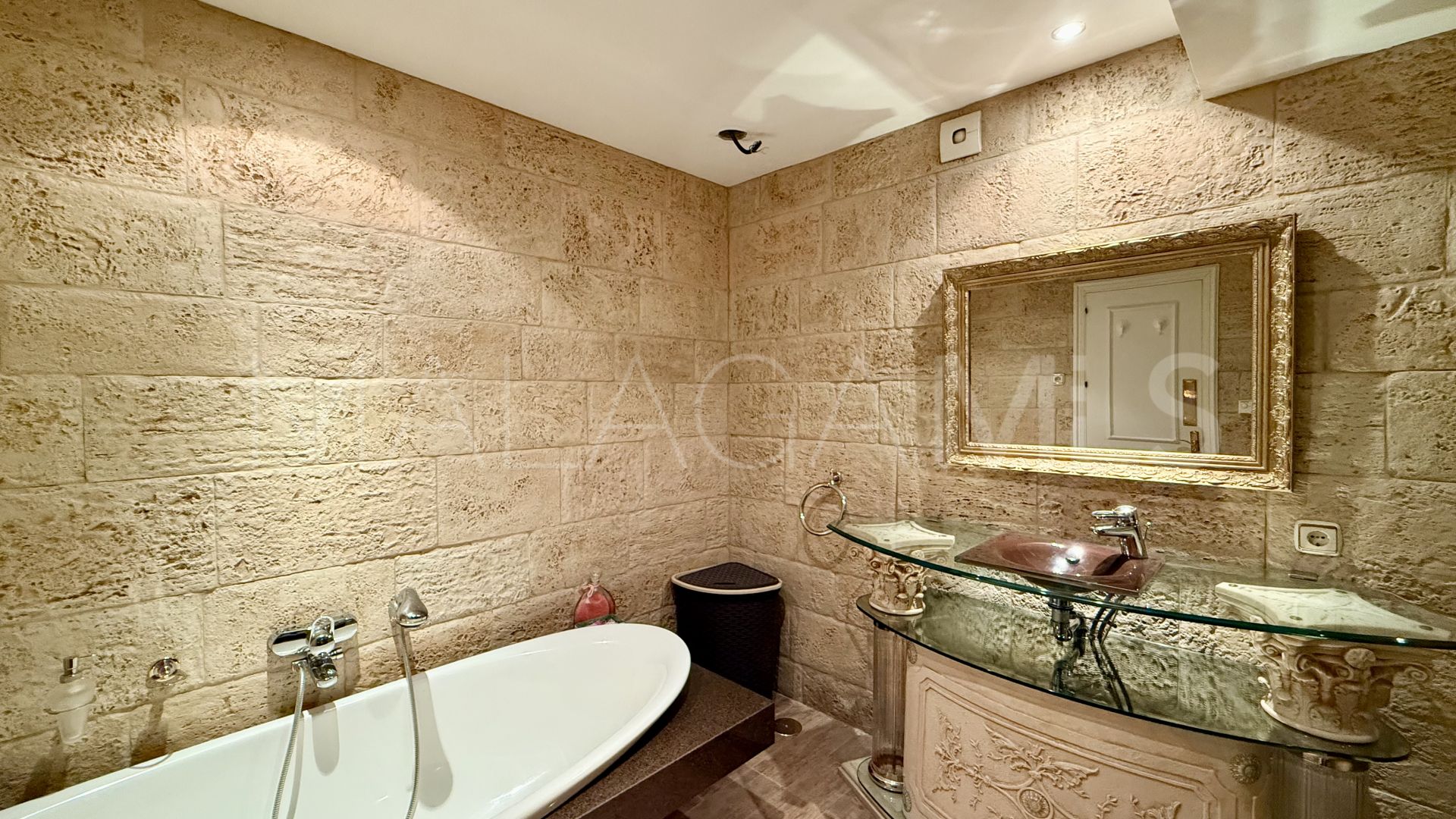 El Presidente apartment for sale