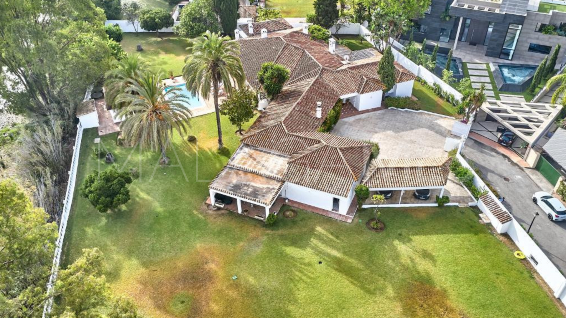 Se vende villa in Casasola with 4 bedrooms