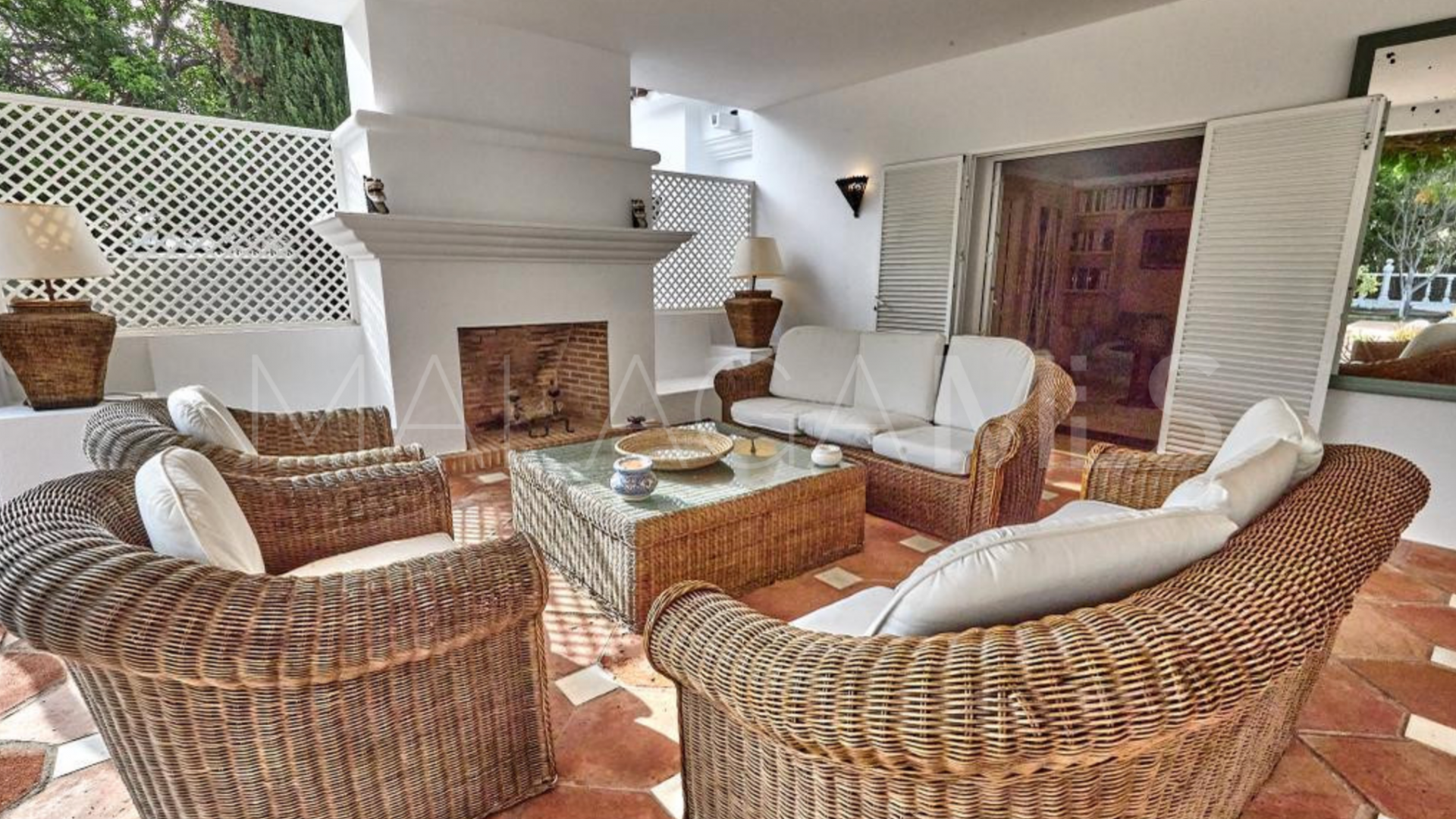 Se vende villa in Casasola with 4 bedrooms
