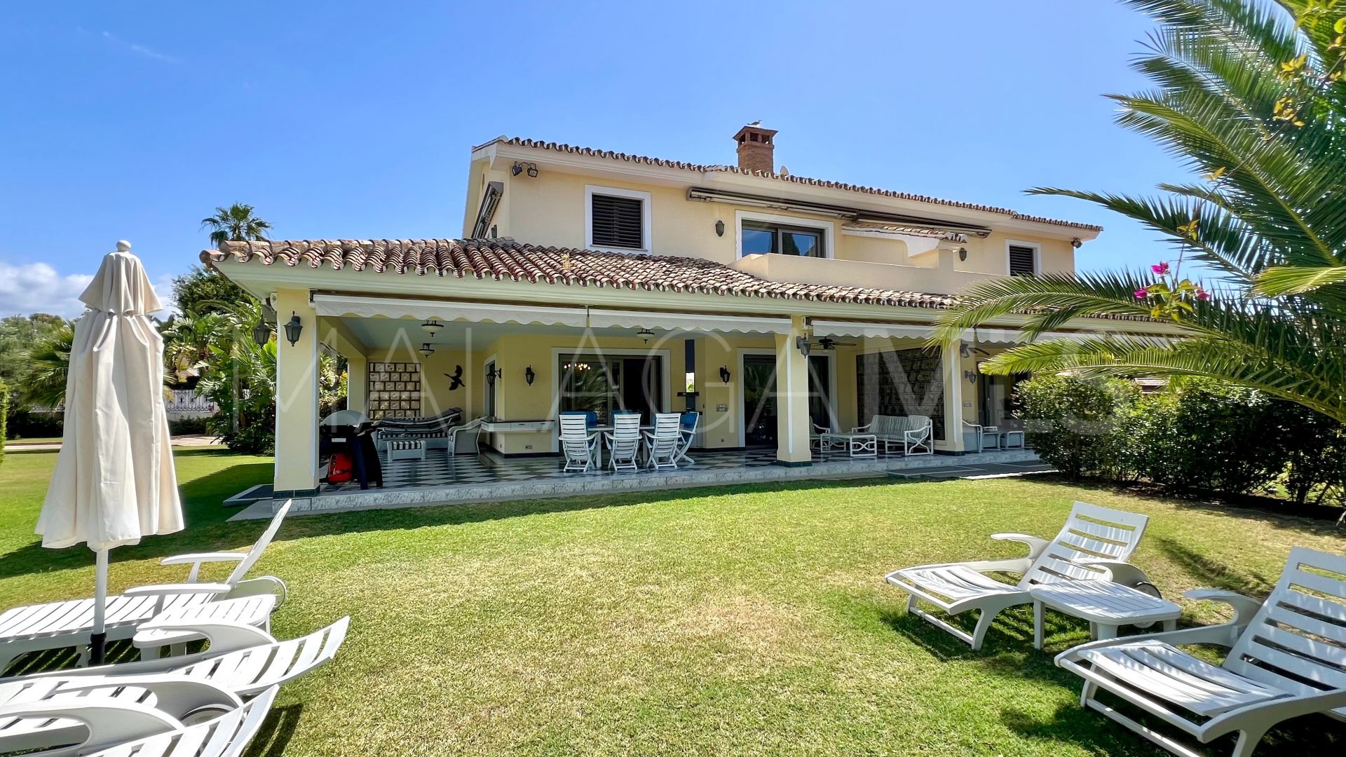 Villa for sale in Guadalmina Baja