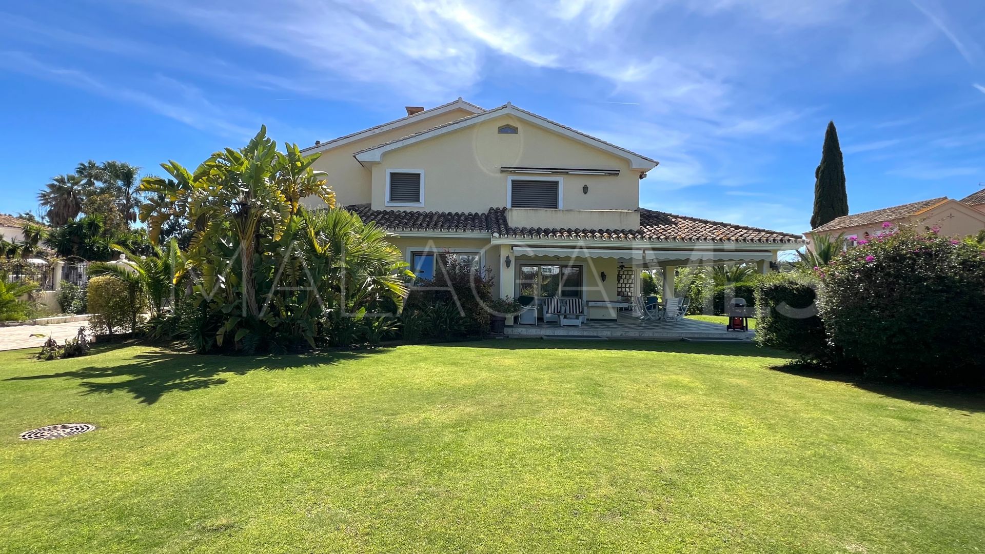 Villa for sale in Guadalmina Baja