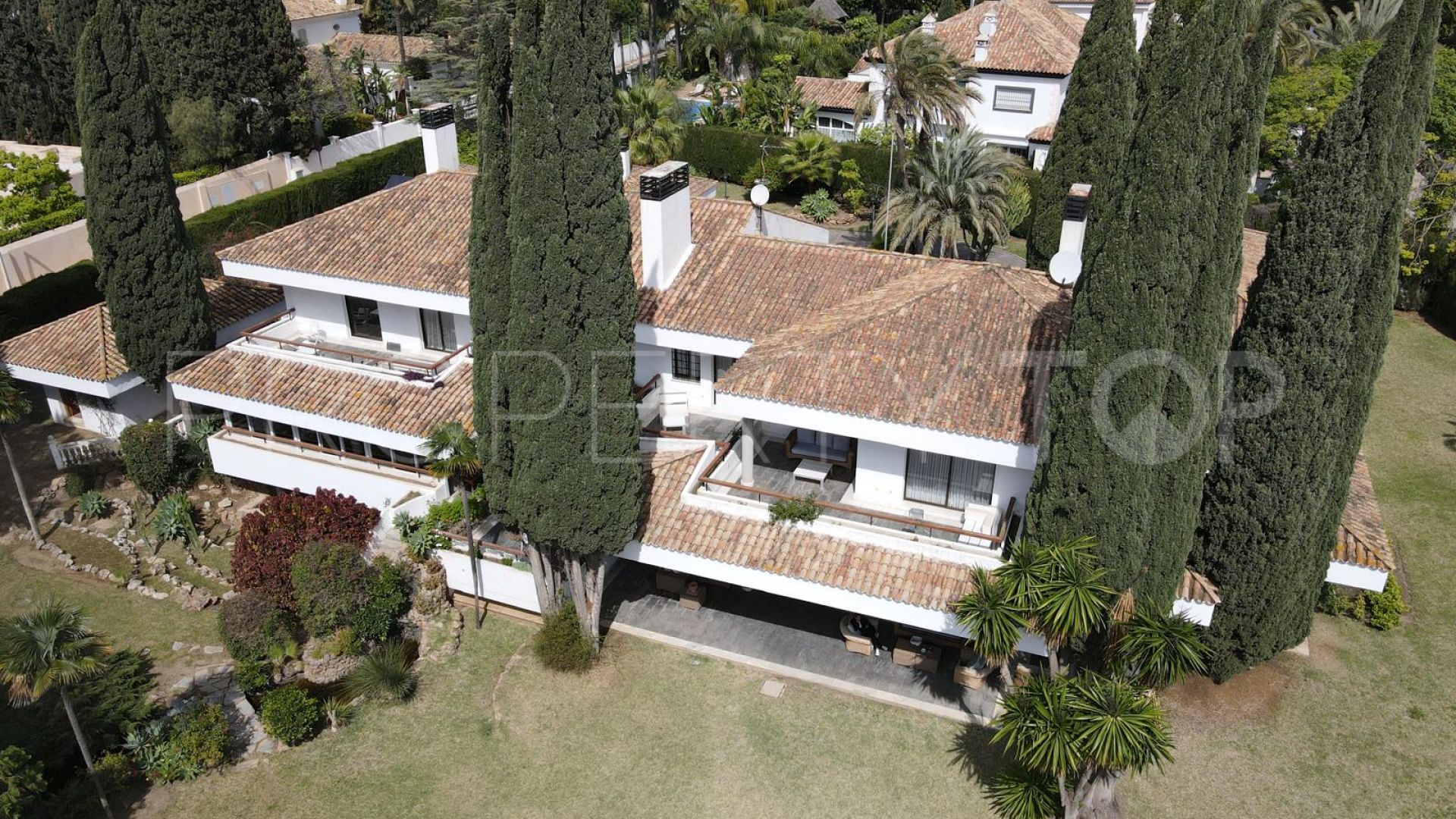 For sale villa in Guadalmina Baja