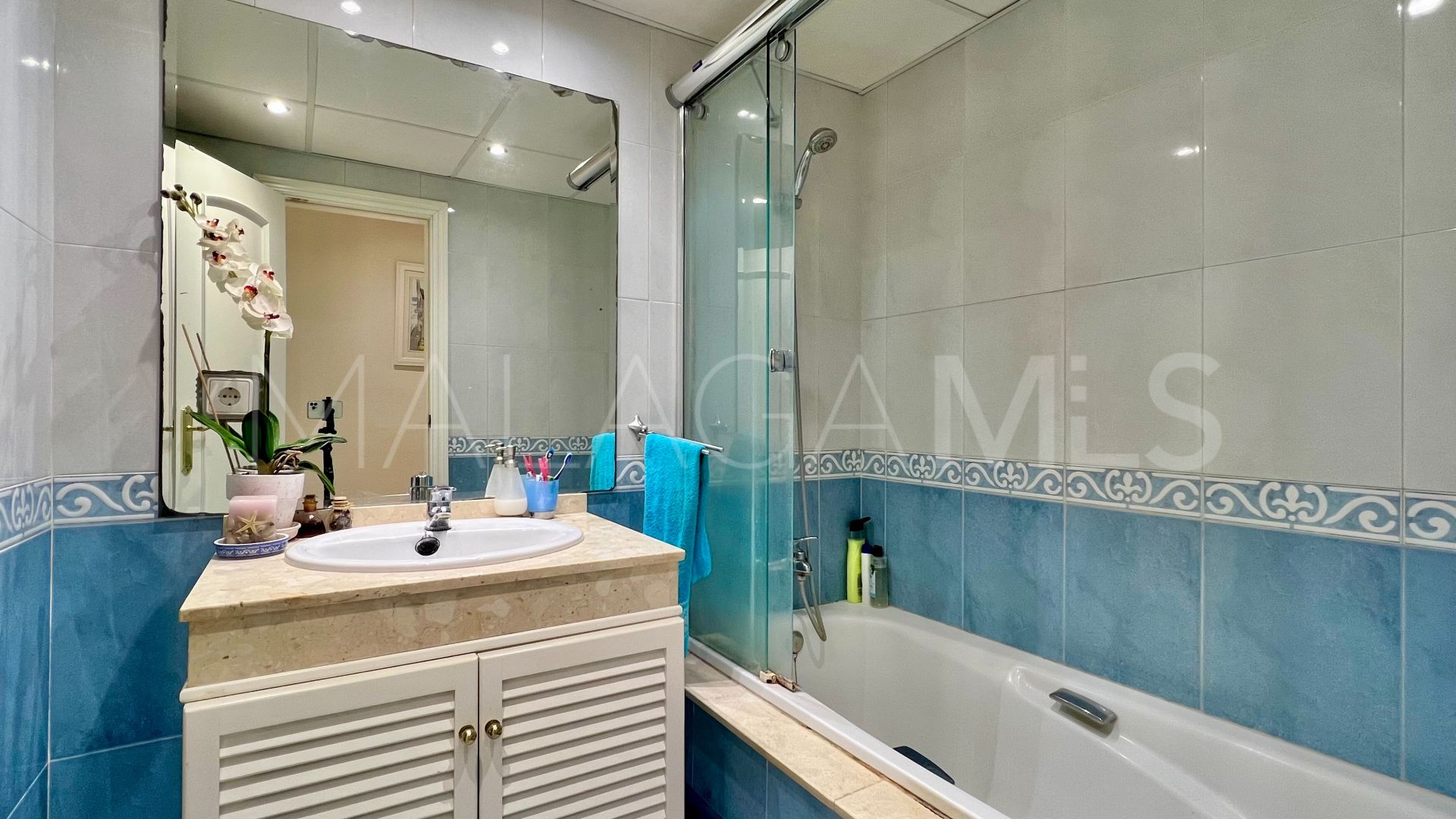 Duplex penthouse for sale in Guadalmina Alta