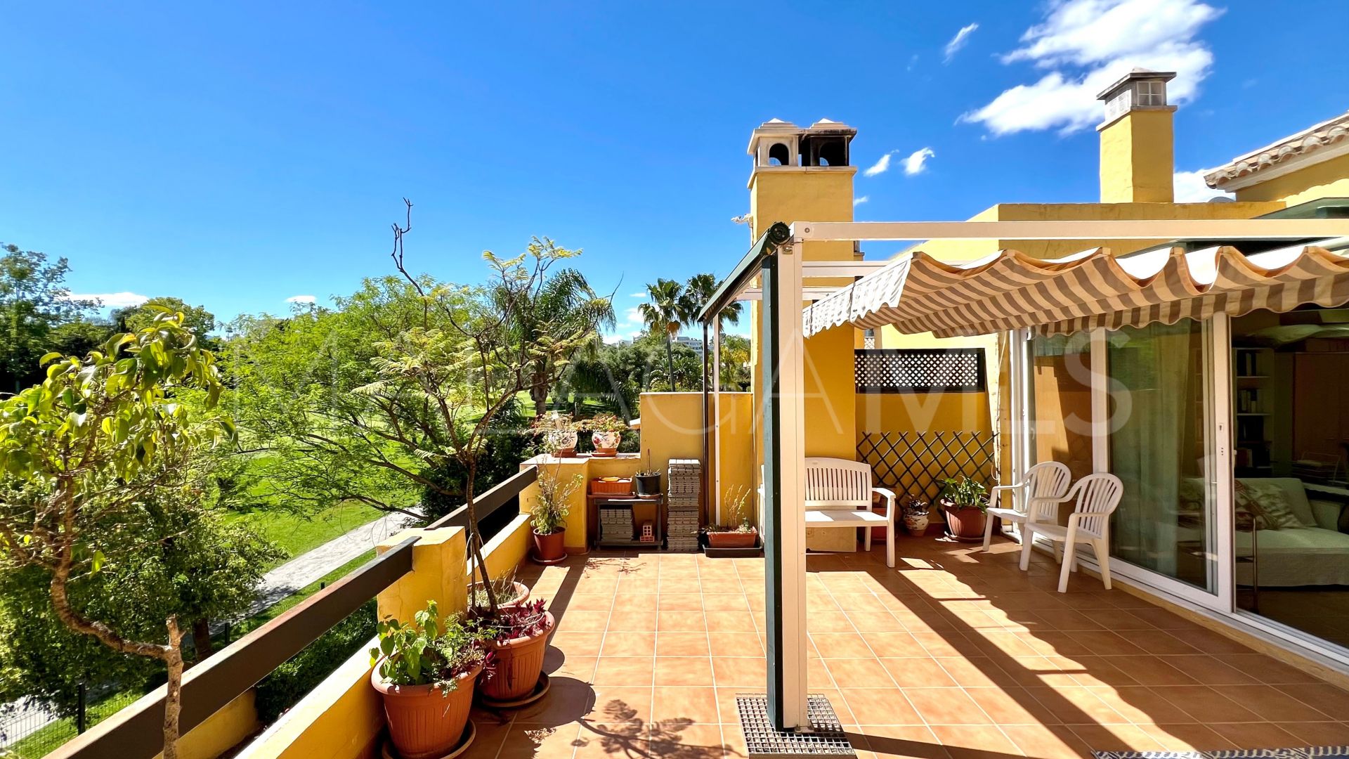 Duplex penthouse for sale in Guadalmina Alta