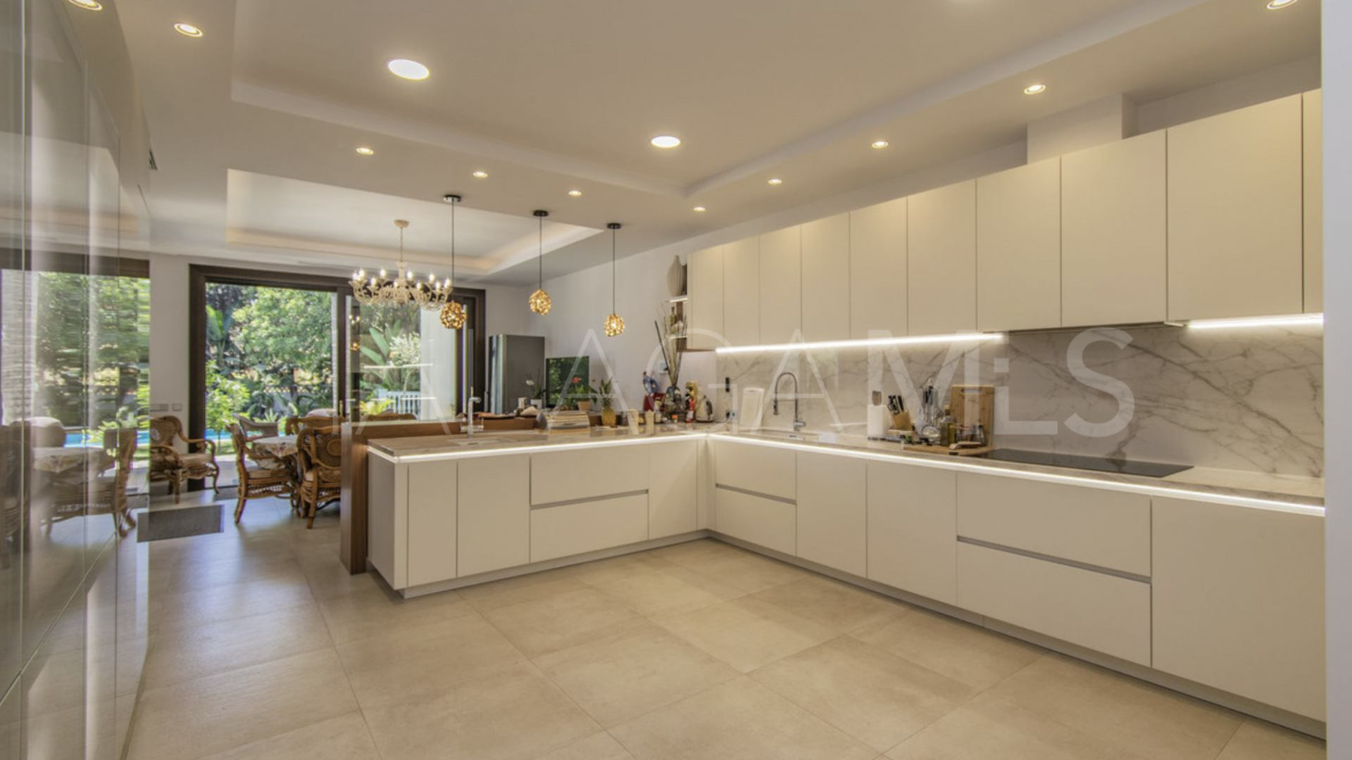 Villa for sale in Casasola