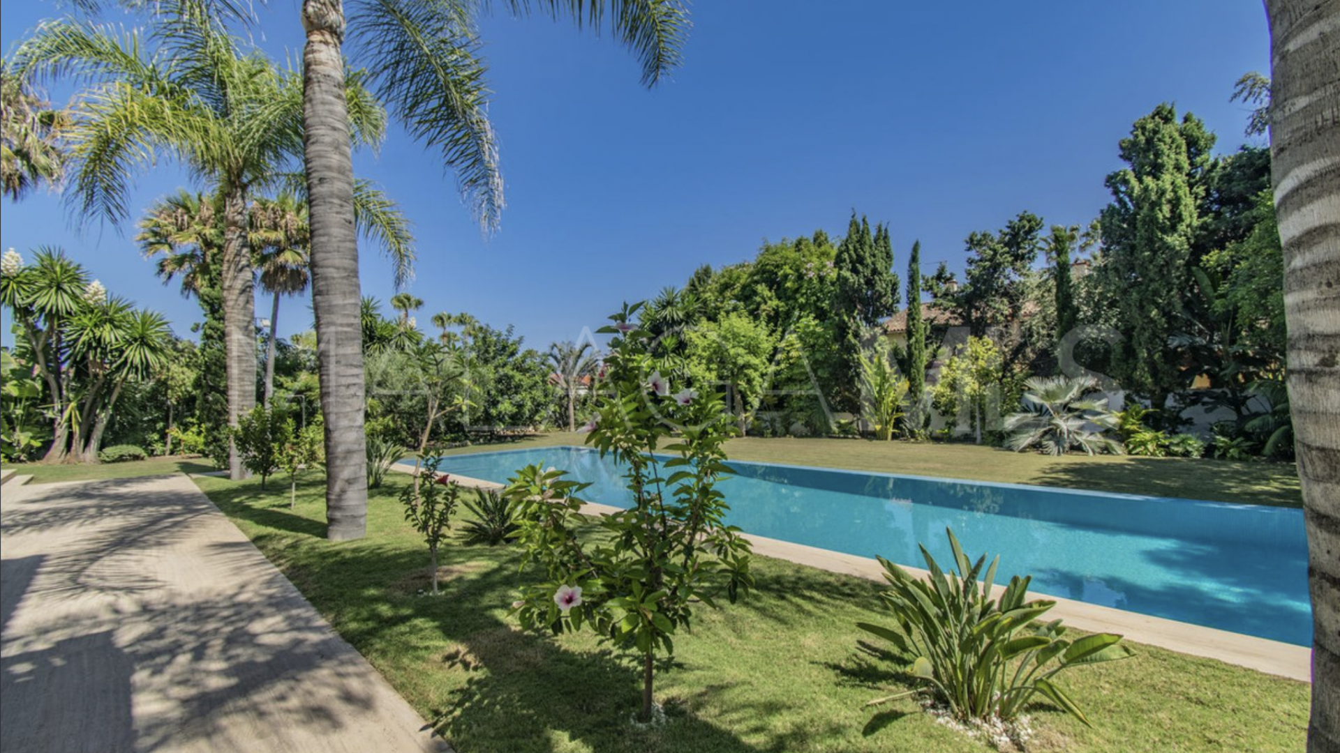 Villa for sale in Casasola