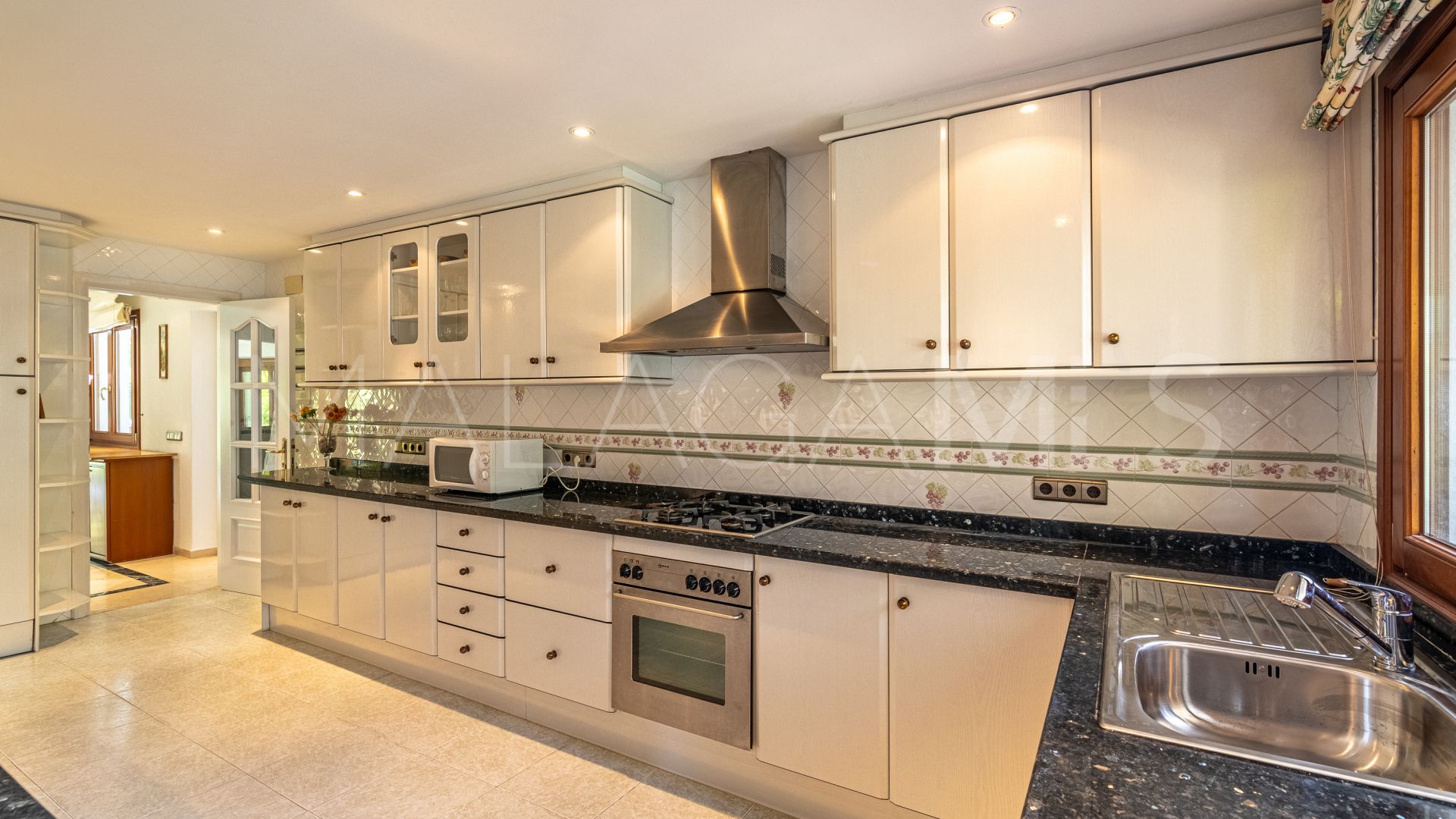 Buy villa in Villacana