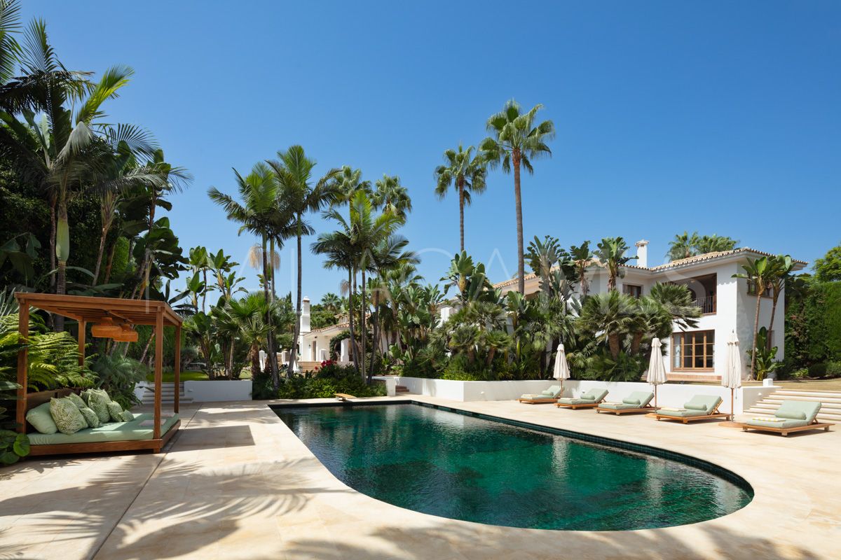 8 bedrooms villa in Marbella Golden Mile for sale
