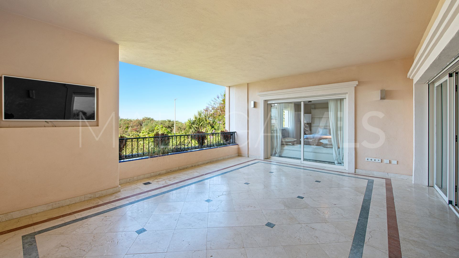 Lomas de Sierra Blanca apartment for sale