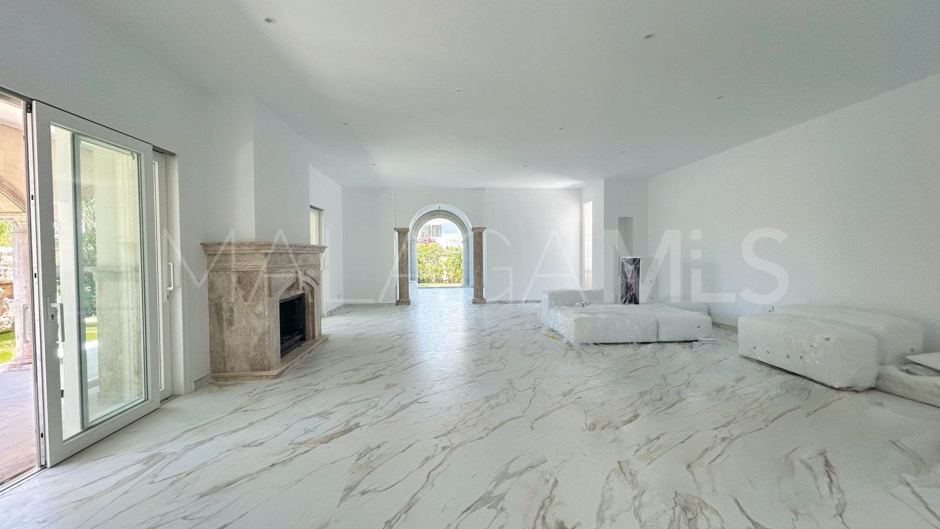 Villa for sale in Los Monteros