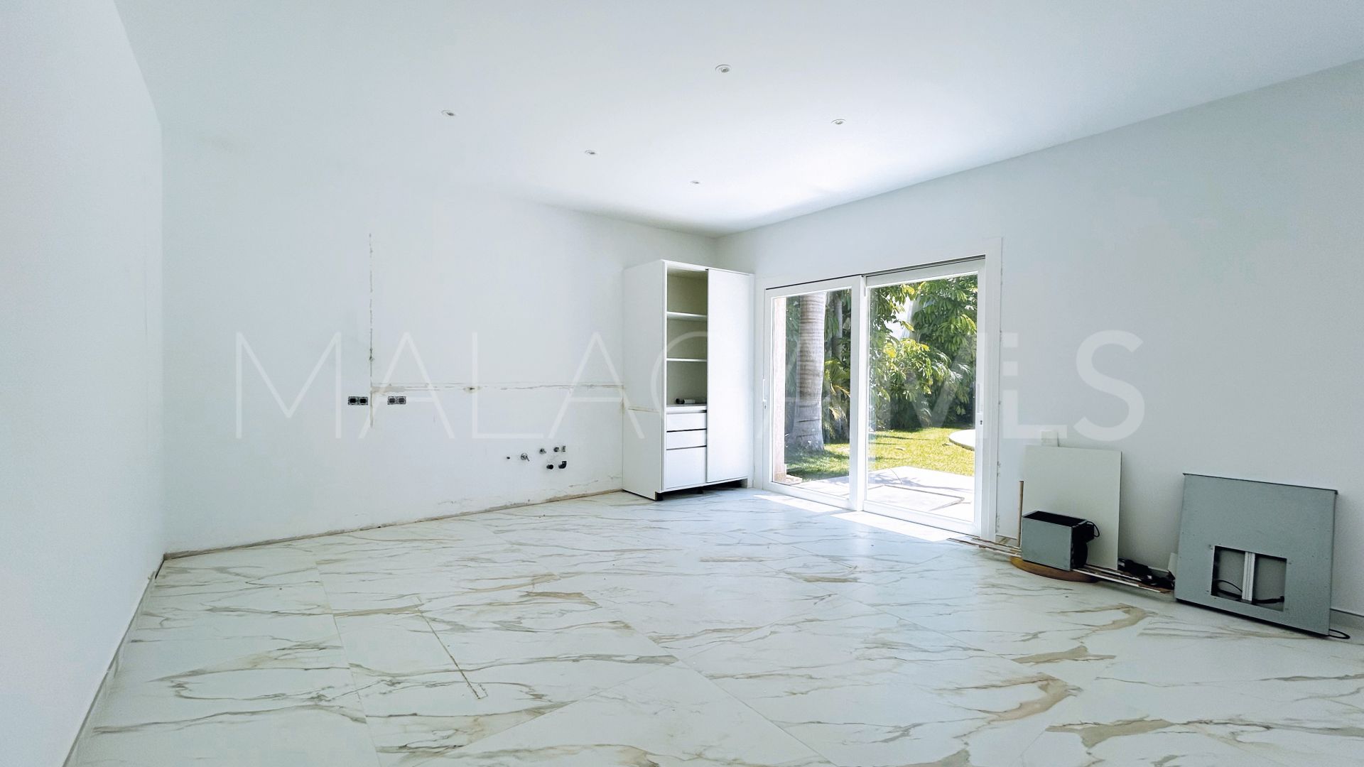 Villa for sale in Los Monteros