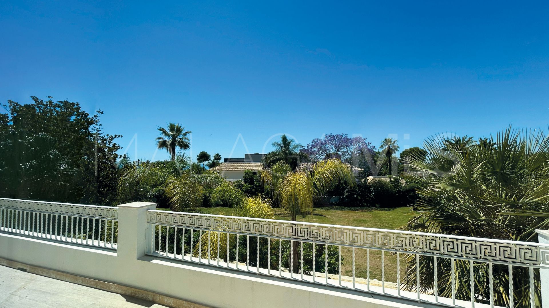 Villa for sale in Los Monteros