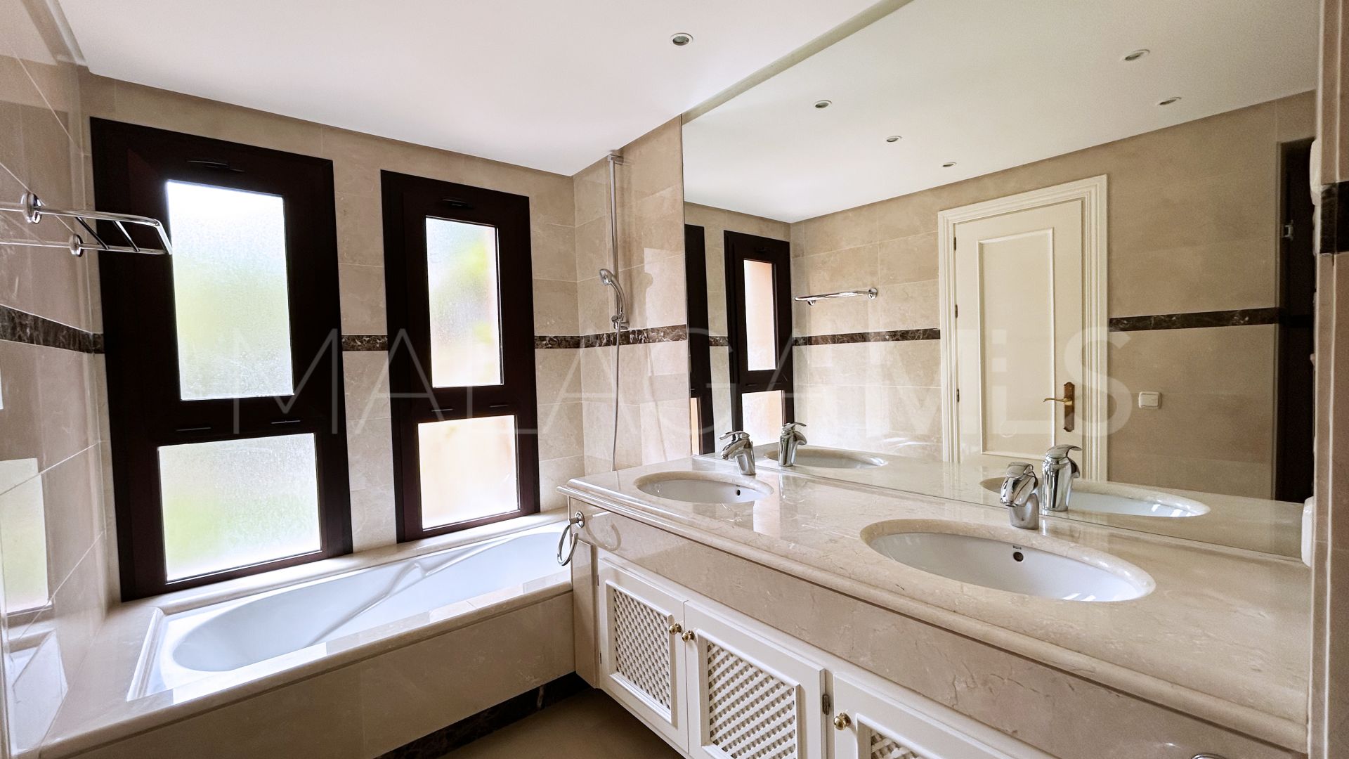 For sale La Alzambra Hill Club 3 bedrooms duplex penthouse