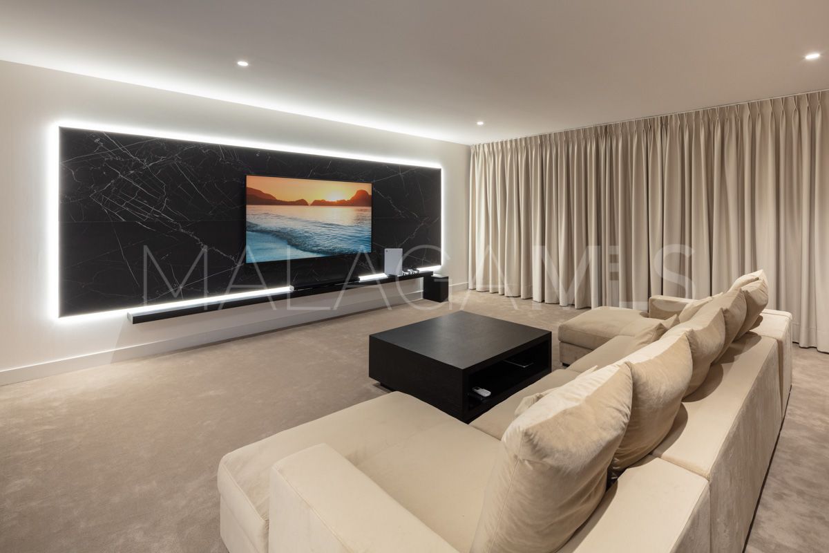 Se vende villa de 5 bedrooms in Nueva Andalucia