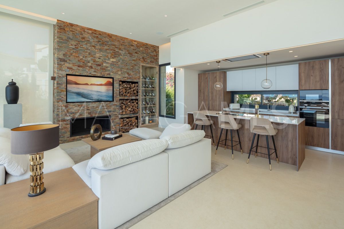 Se vende villa de 5 bedrooms in Nueva Andalucia