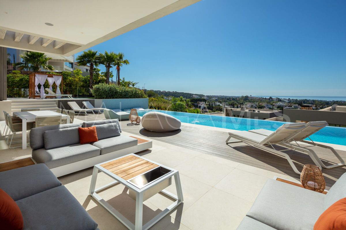 Se vende villa de 5 bedrooms in Nueva Andalucia