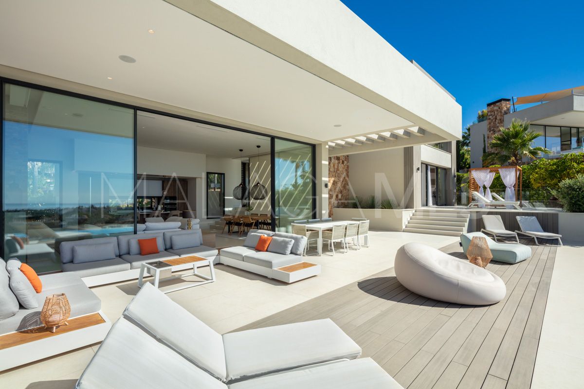 Se vende villa de 5 bedrooms in Nueva Andalucia