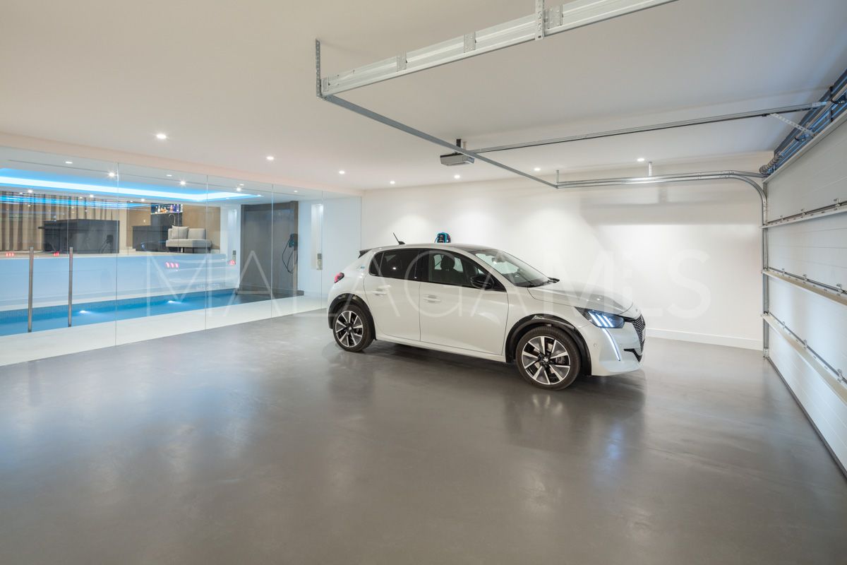 Se vende villa de 5 bedrooms in Nueva Andalucia