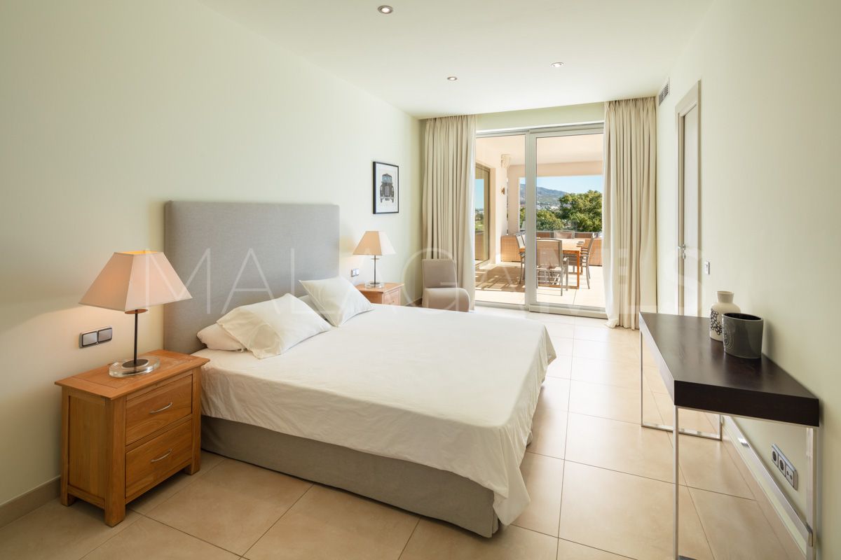 Villa for sale in Nueva Andalucia