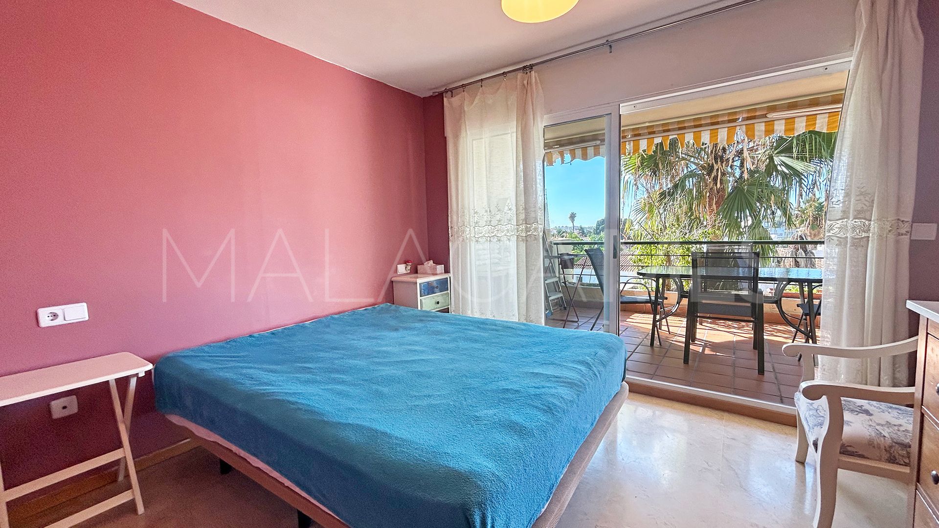 For sale apartment with 2 bedrooms in Campos de Guadalmina