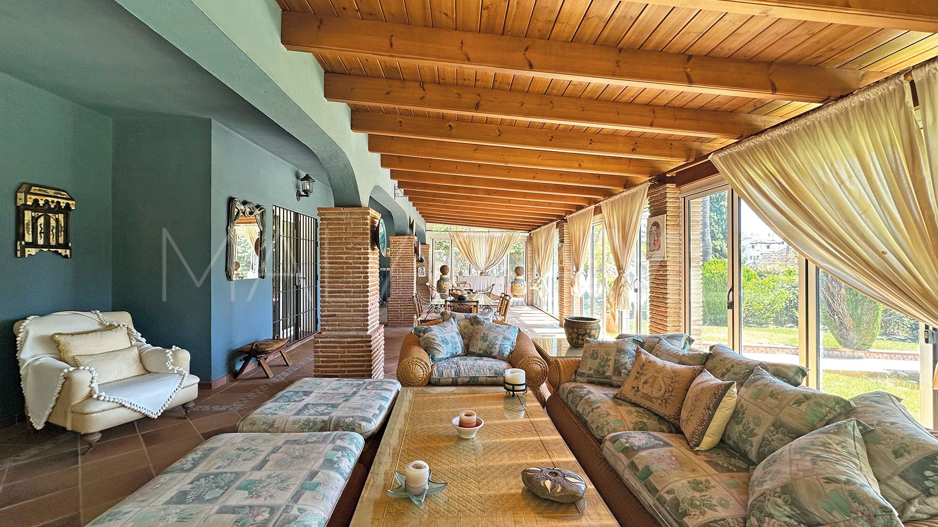 Villa for sale in Nueva Andalucia