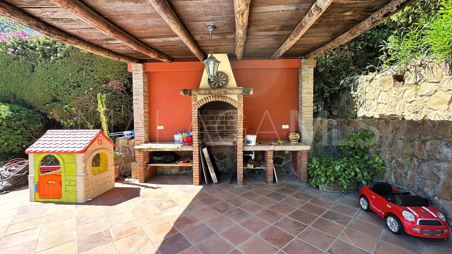 Villa for sale in Nueva Andalucia