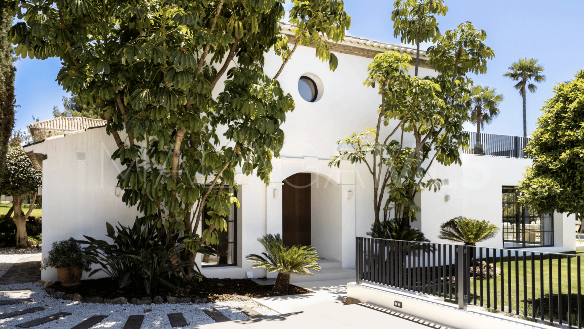 4 bedrooms villa for sale in Altos del Paraiso