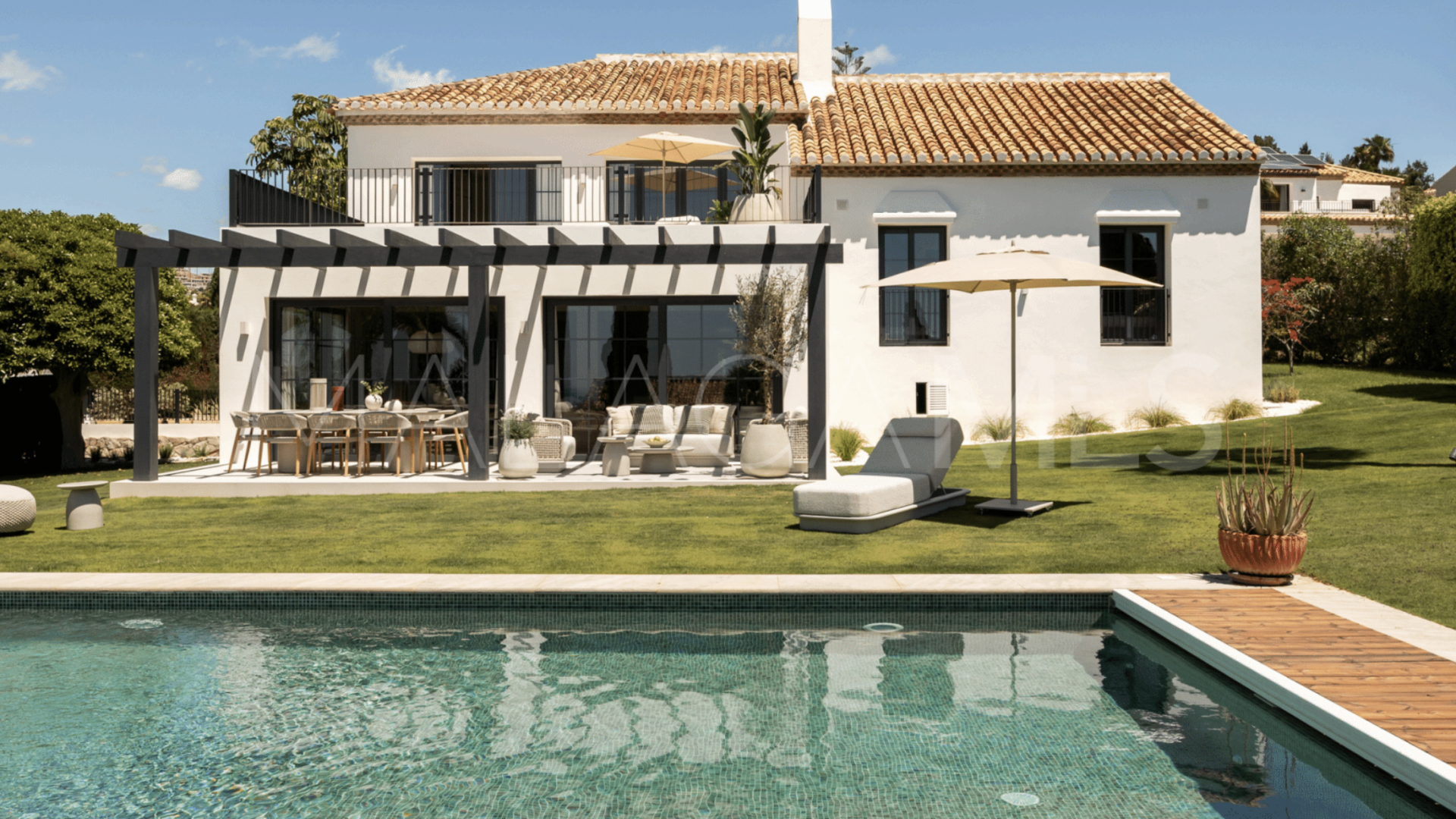 4 bedrooms villa for sale in Altos del Paraiso
