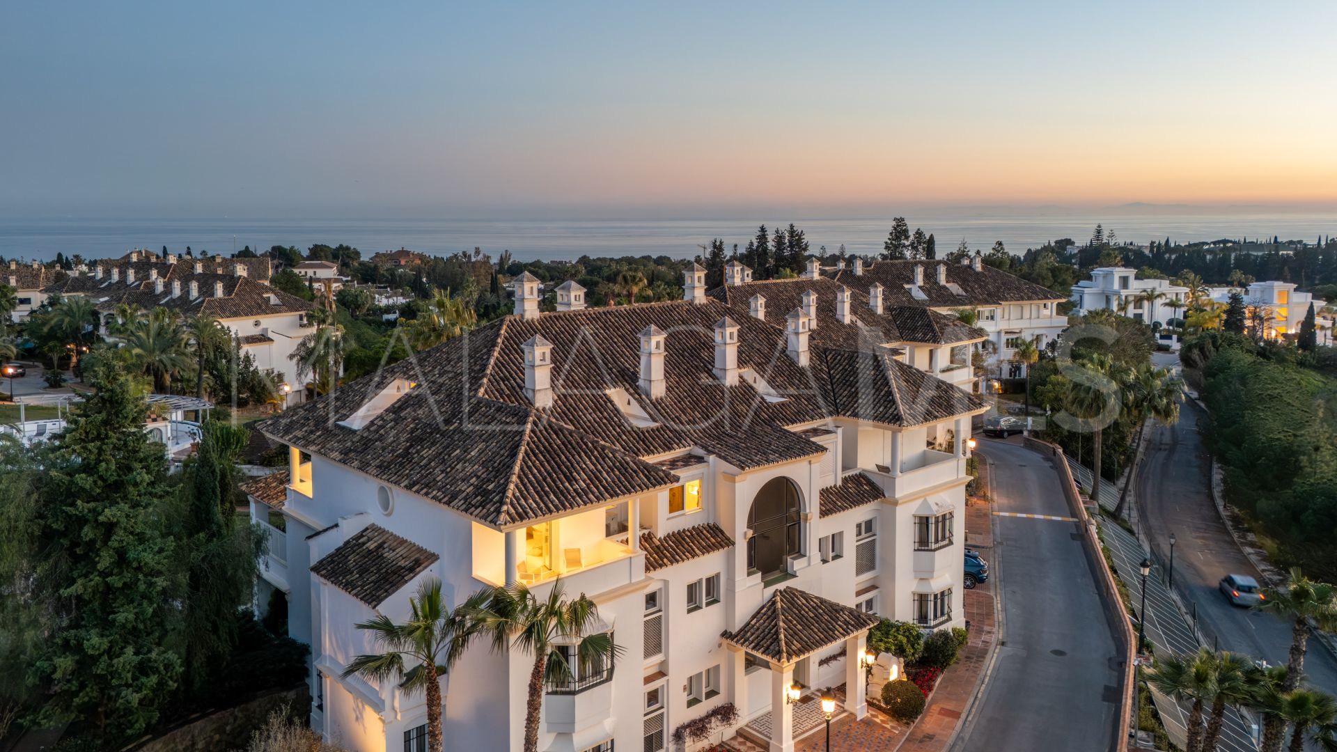 3 bedrooms duplex penthouse for sale in Monte Paraiso