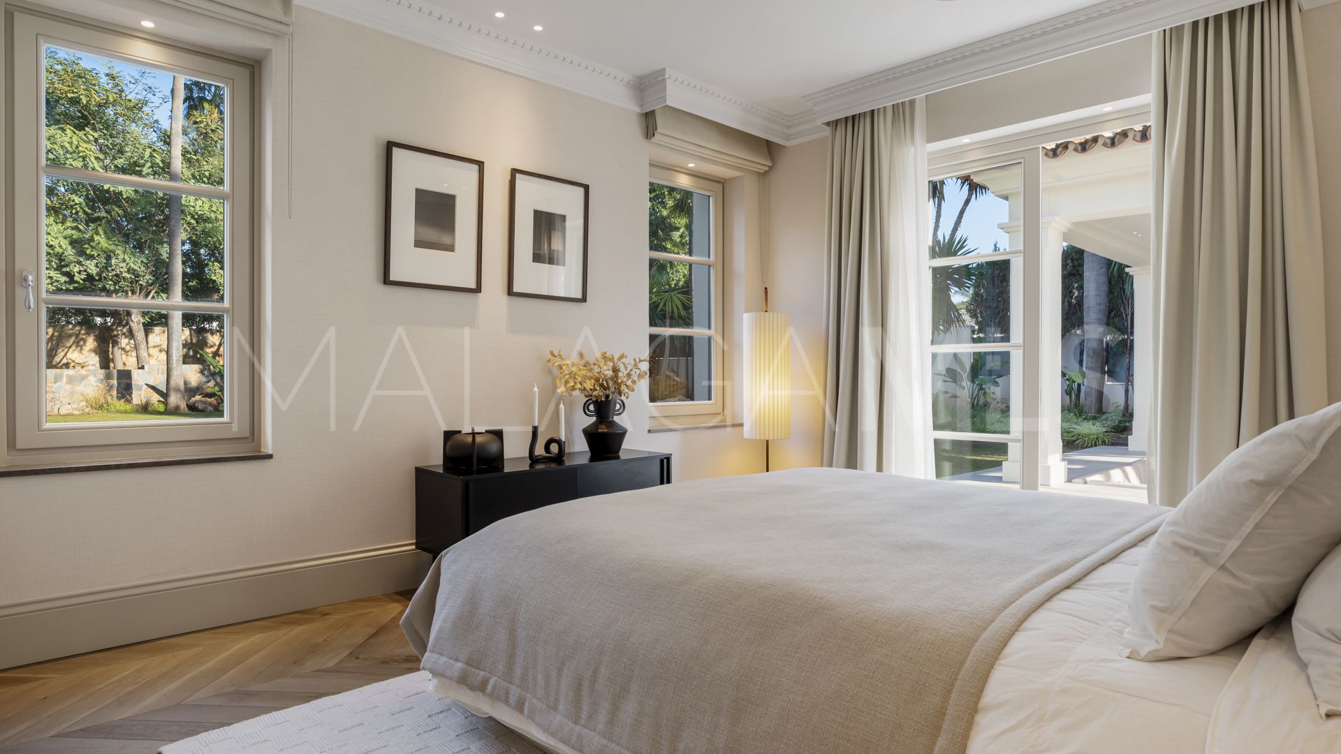 Villa for sale in Nueva Andalucia