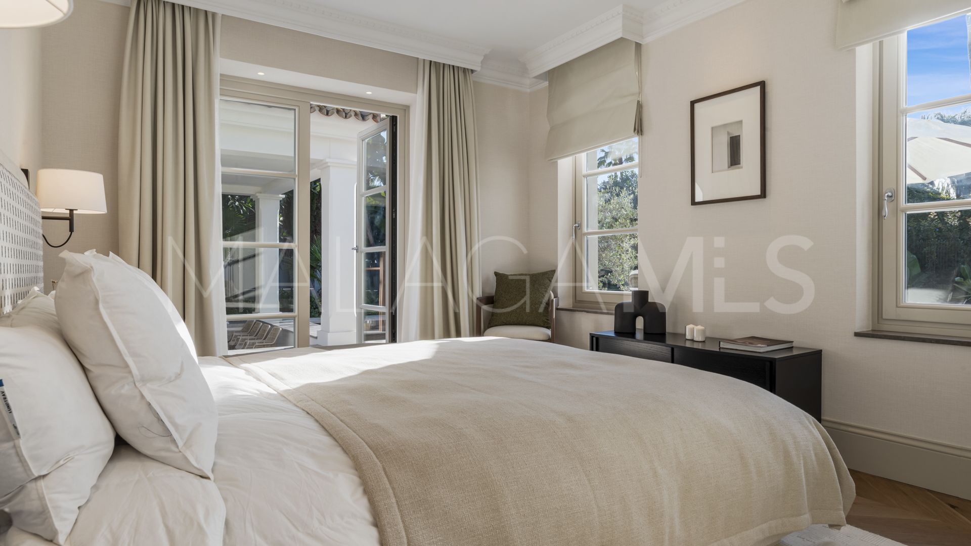 Villa for sale in Nueva Andalucia