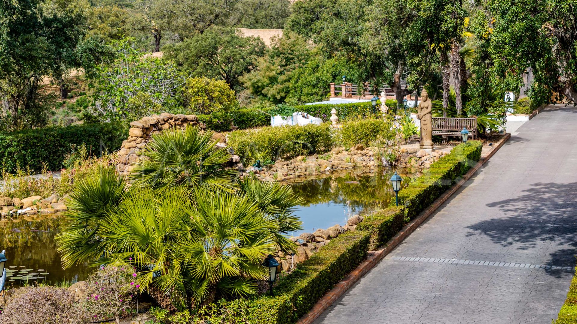 Egendom for sale in La Mairena