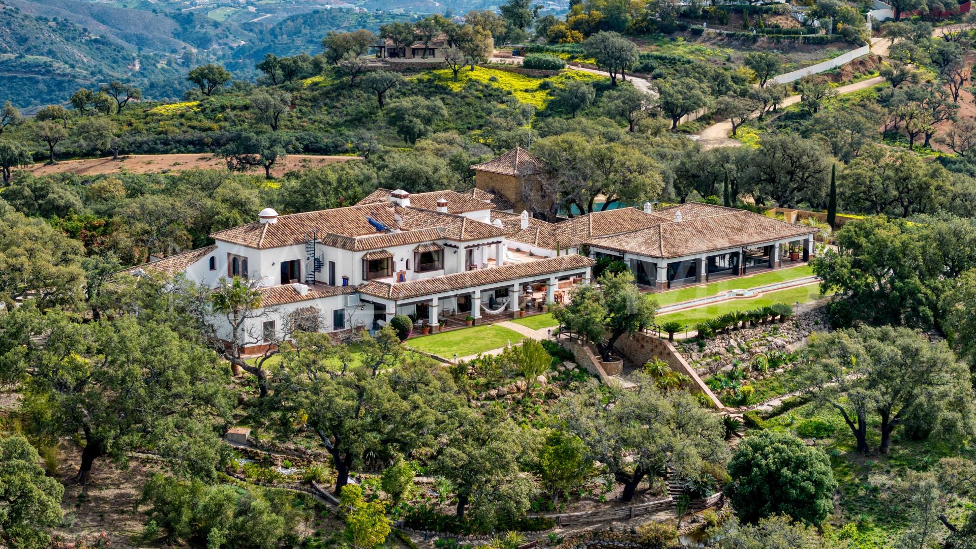 Egendom for sale in La Mairena