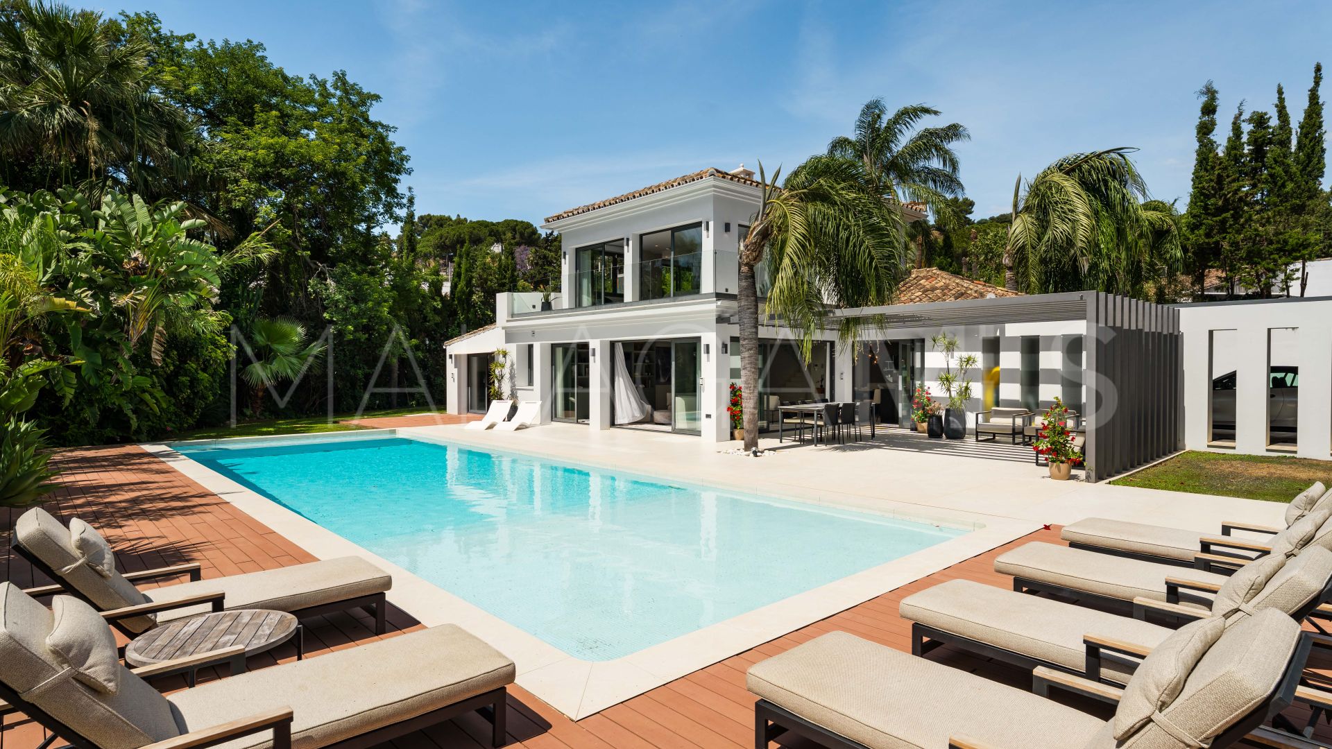 Villa for sale in Las Brisas