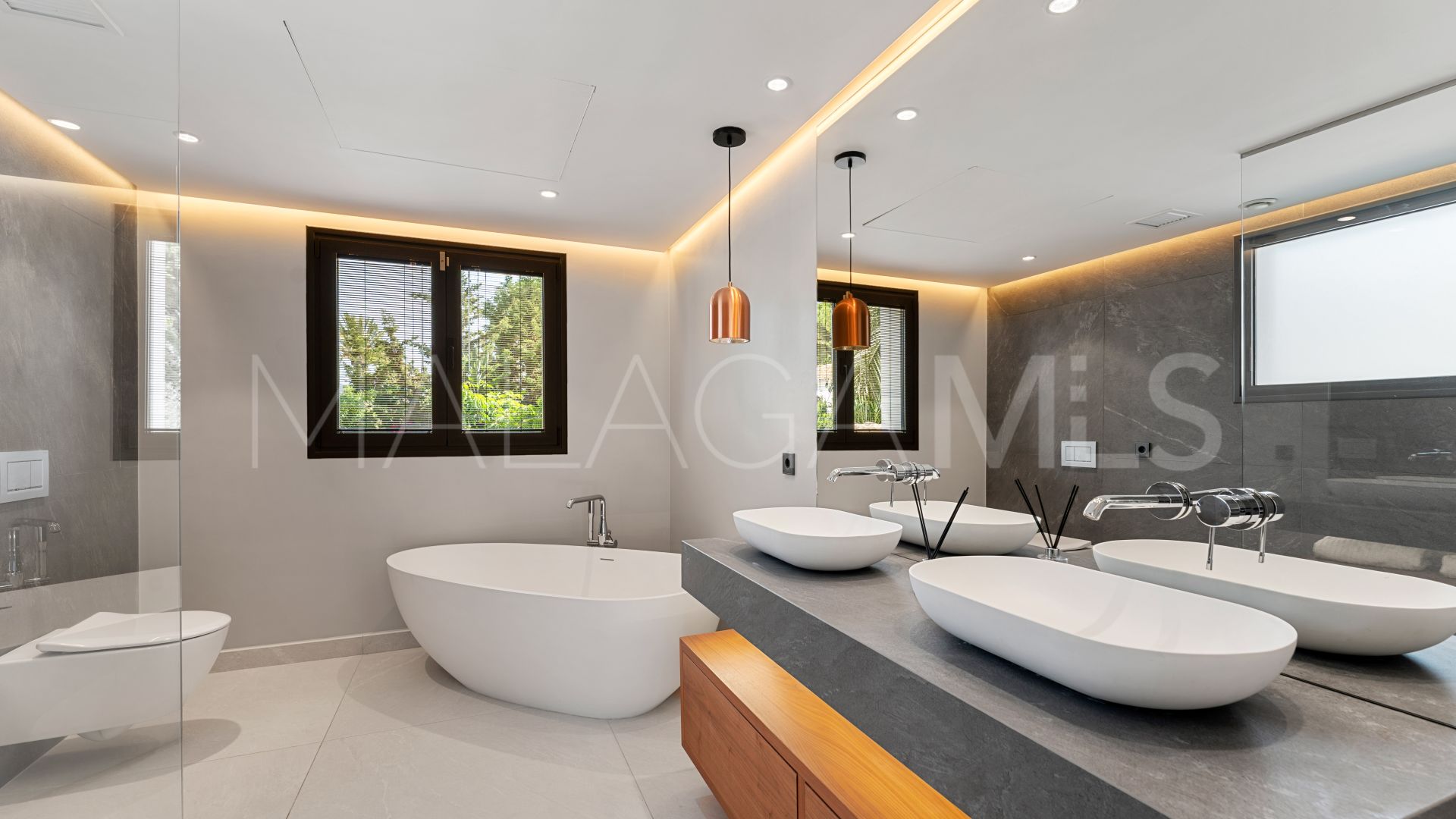 Villa for sale in Las Brisas