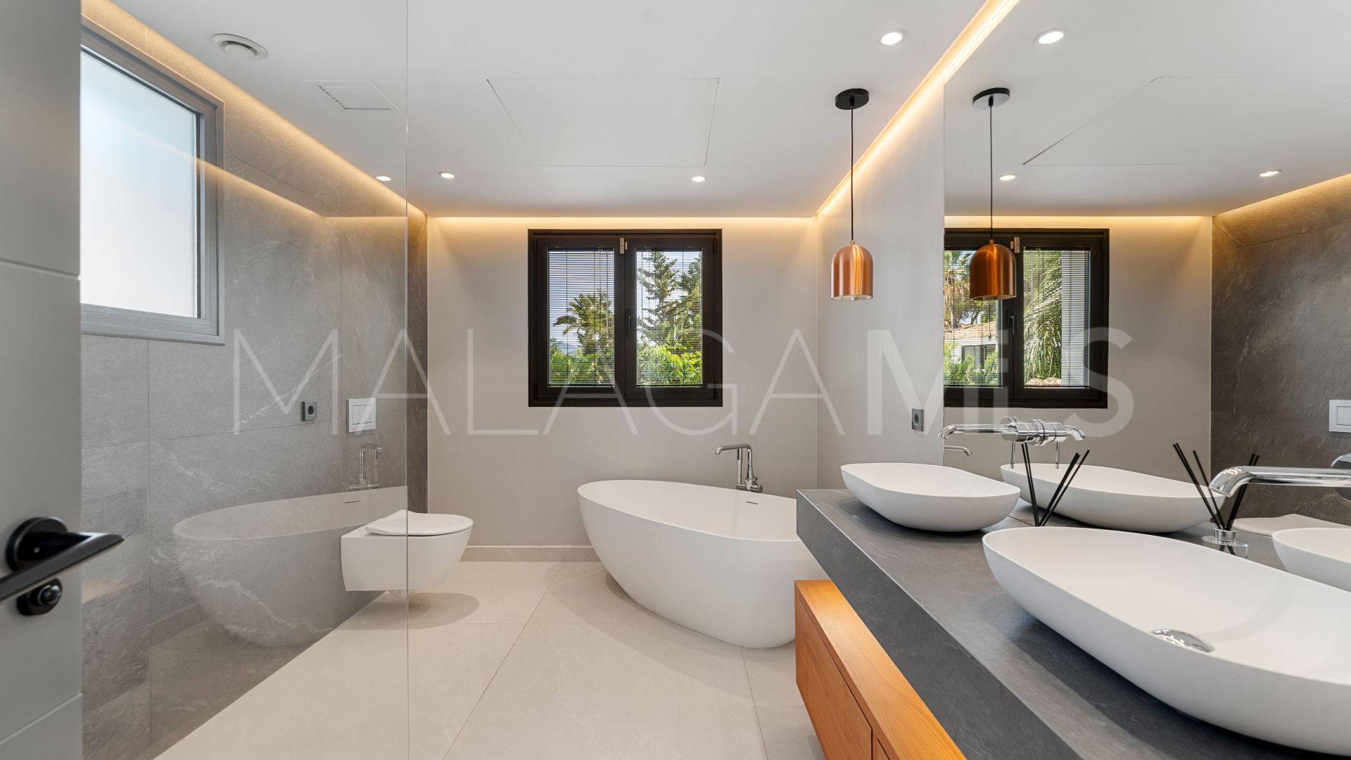 Villa for sale in Las Brisas