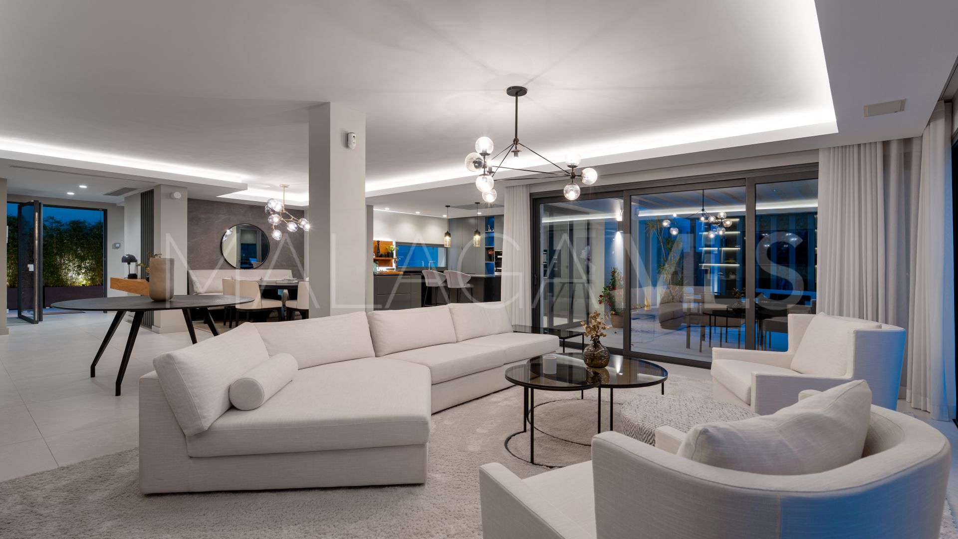 Villa for sale in Las Brisas