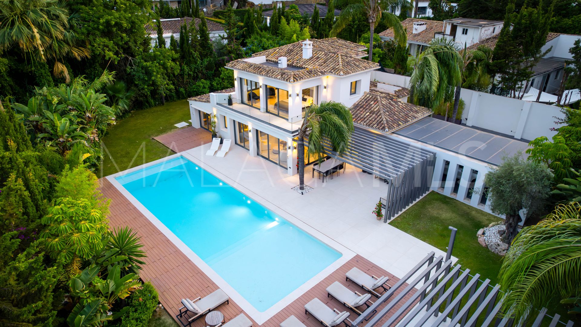 Villa for sale in Las Brisas