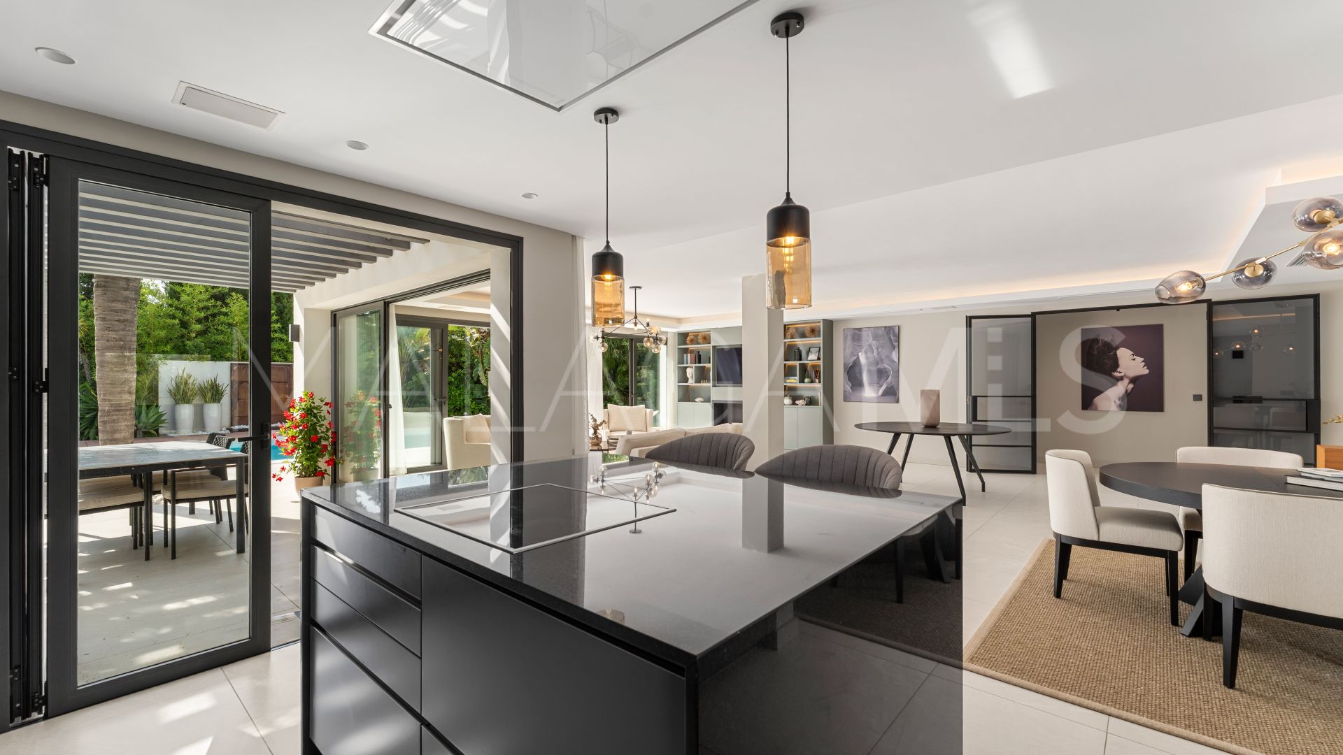 Villa for sale in Las Brisas