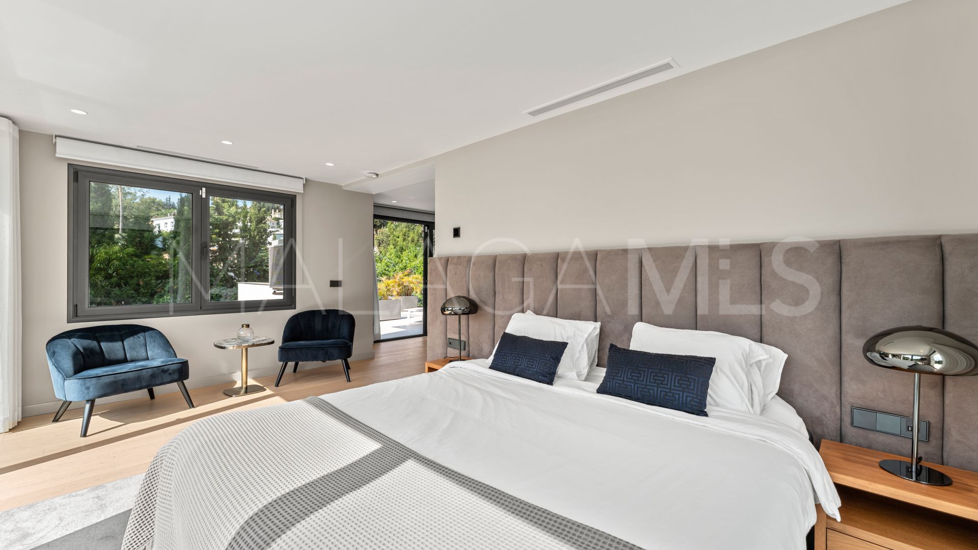 Villa for sale in Las Brisas