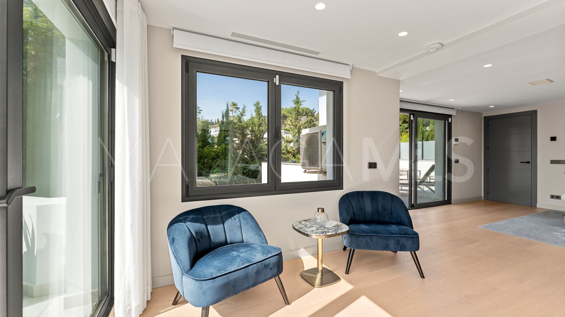 Villa for sale in Las Brisas
