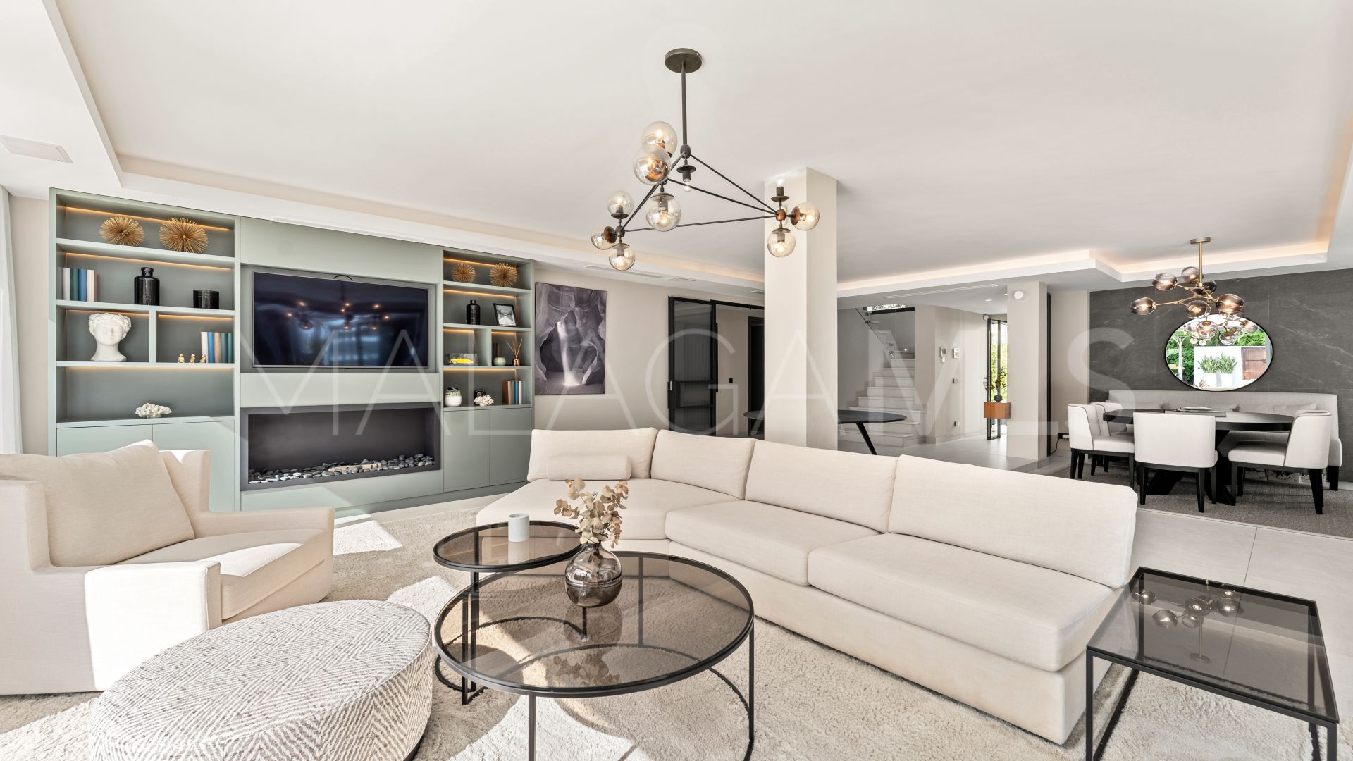 Villa for sale in Las Brisas