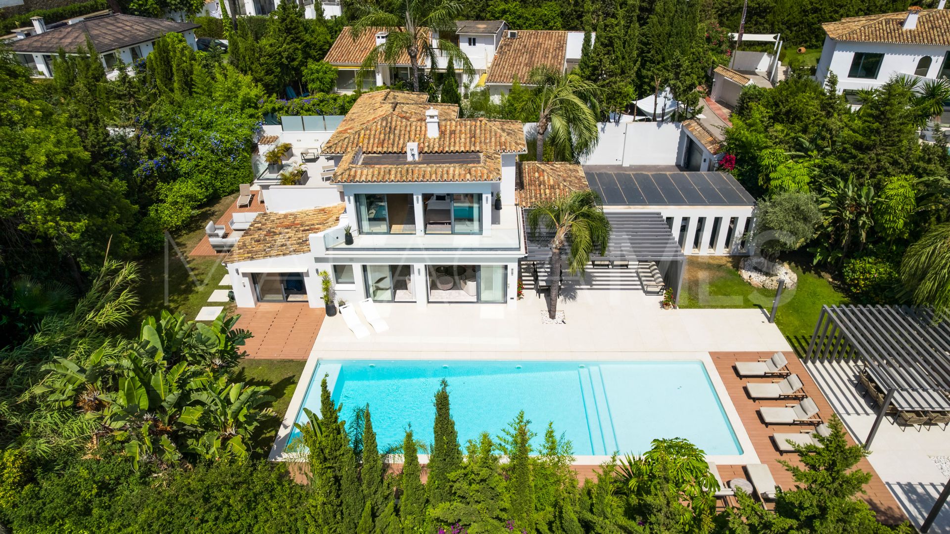 Villa for sale in Las Brisas