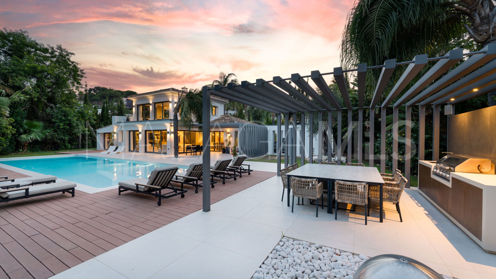 Villa for sale in Las Brisas