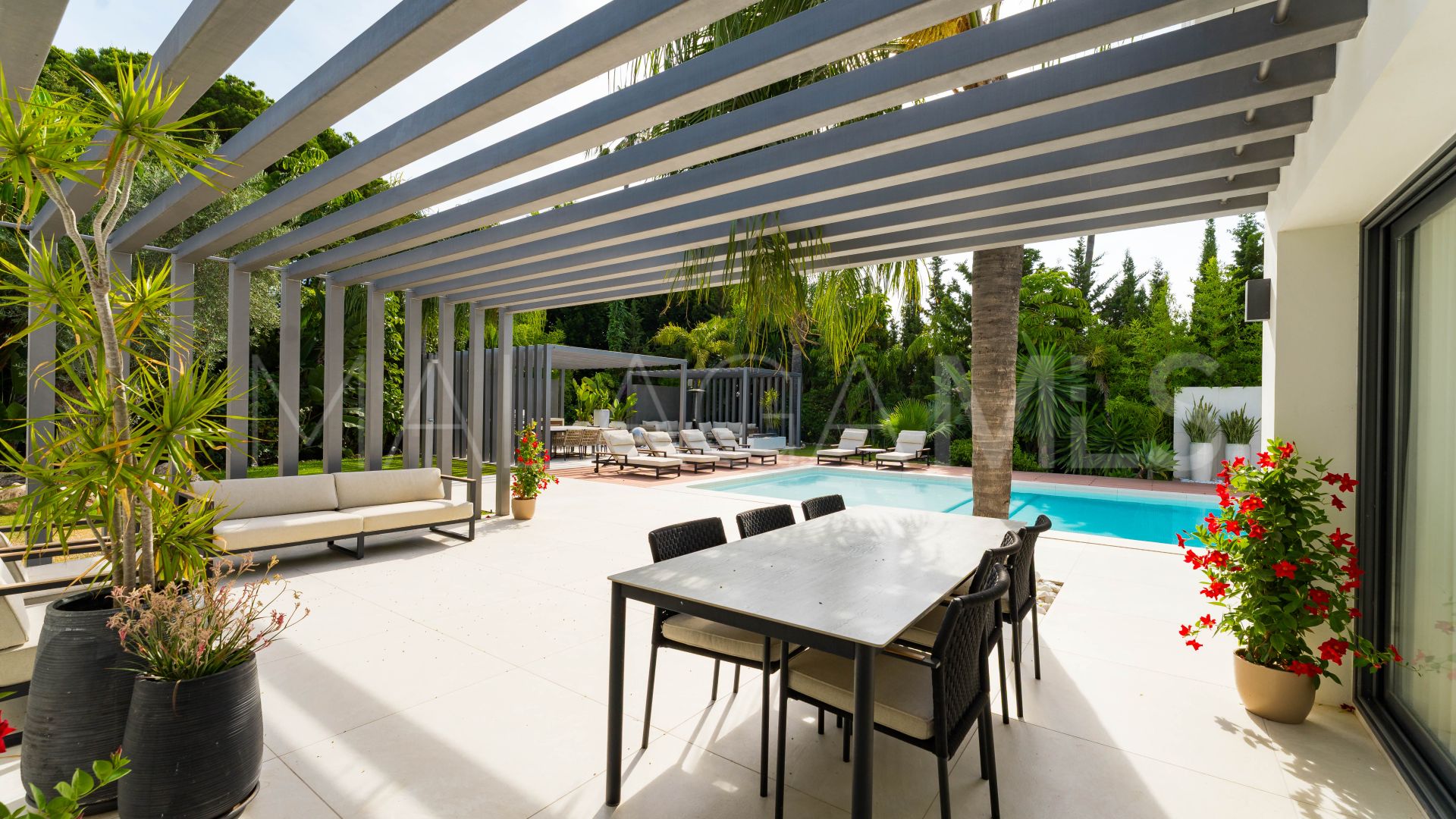 Villa for sale in Las Brisas